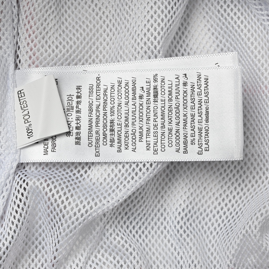 Burberry/巴宝莉 经典大格子沙滩短裤