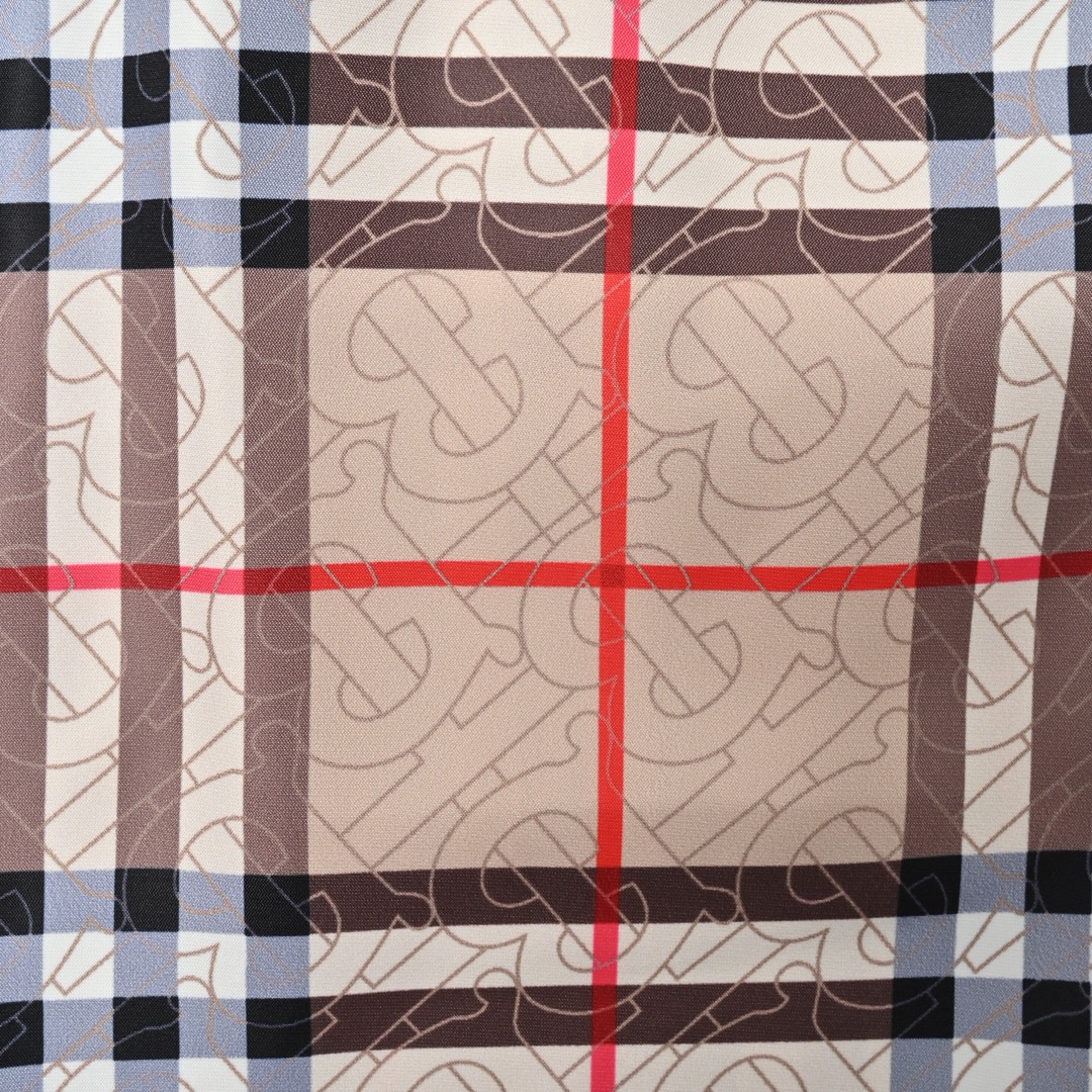 Burberry/巴宝莉 经典大格子沙滩短裤