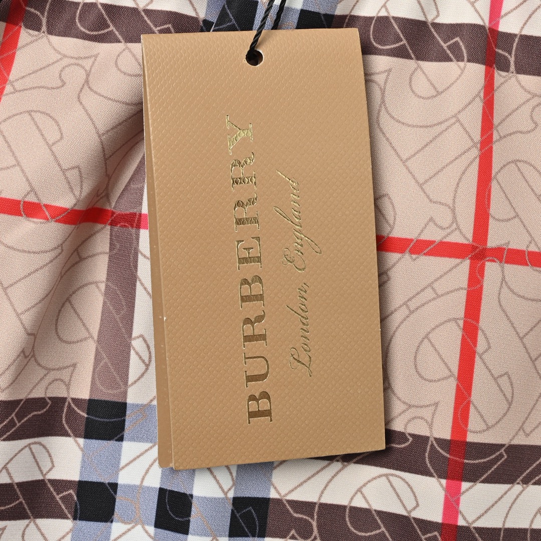 Burberry/巴宝莉 经典大格子沙滩短裤