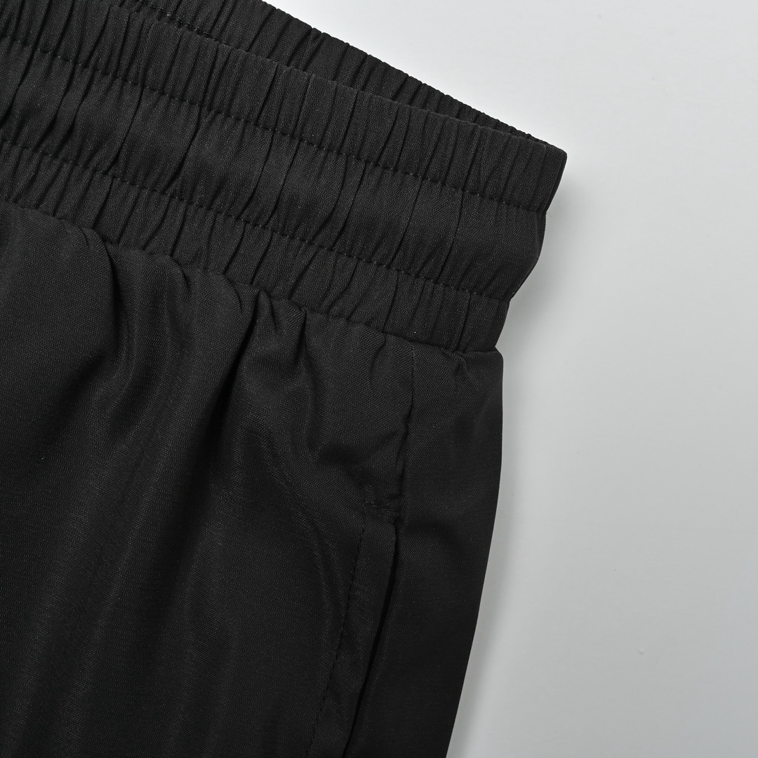 巴黎世家 锁扣沙滩短裤