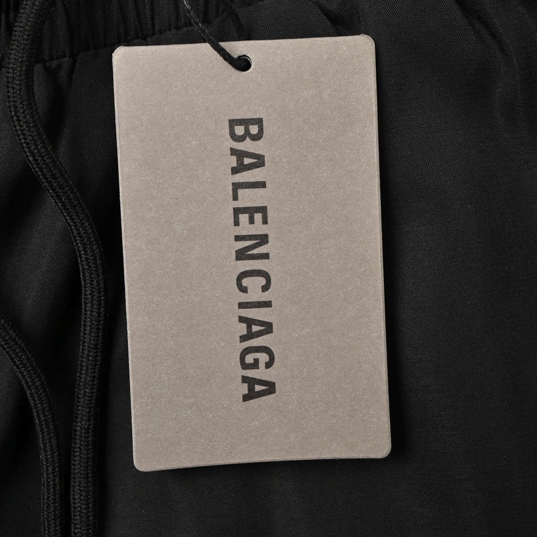 巴黎世家 锁扣沙滩短裤