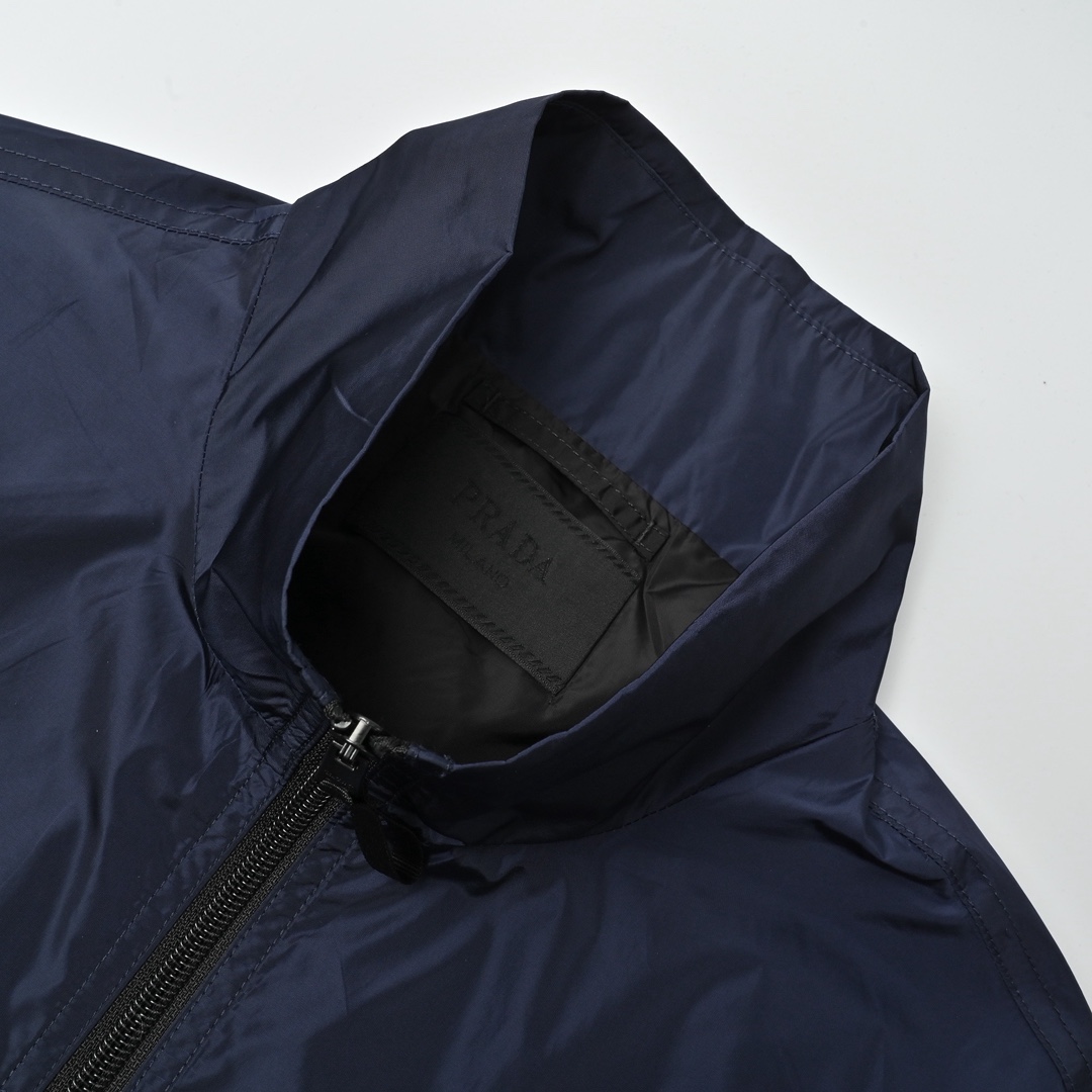 Prada/普拉达 25Fw 手臂三角标立领夹克