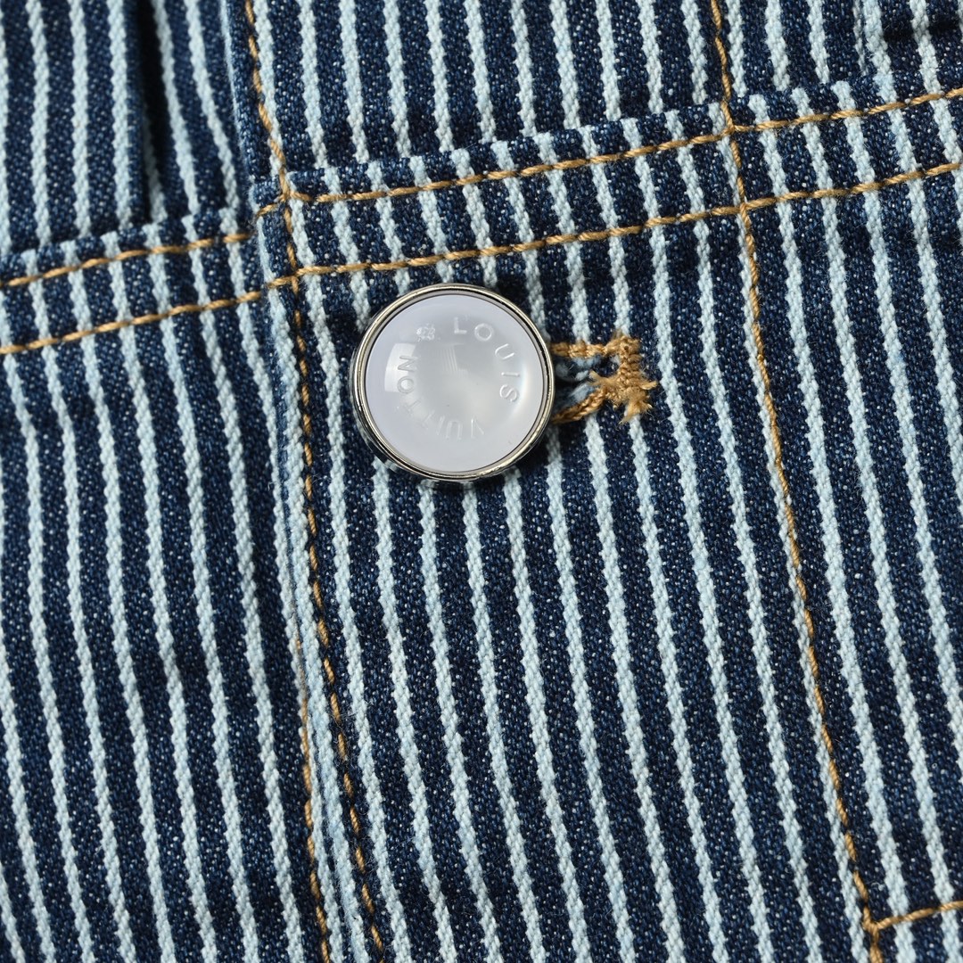 LOUIS VUITTON LV 联名款樱花刺绣竖条纹套装牛仔外套-Chinese UA Cheap High Quatity Brand Clothes Bags handbags Sneakers wholesale wholesaler seller from China Factory suppliers Fashion Clothing Shoes best Quality Beautiful Price LOUIS VUITTON LV 联名款樱花刺绣竖条纹套装牛仔外套