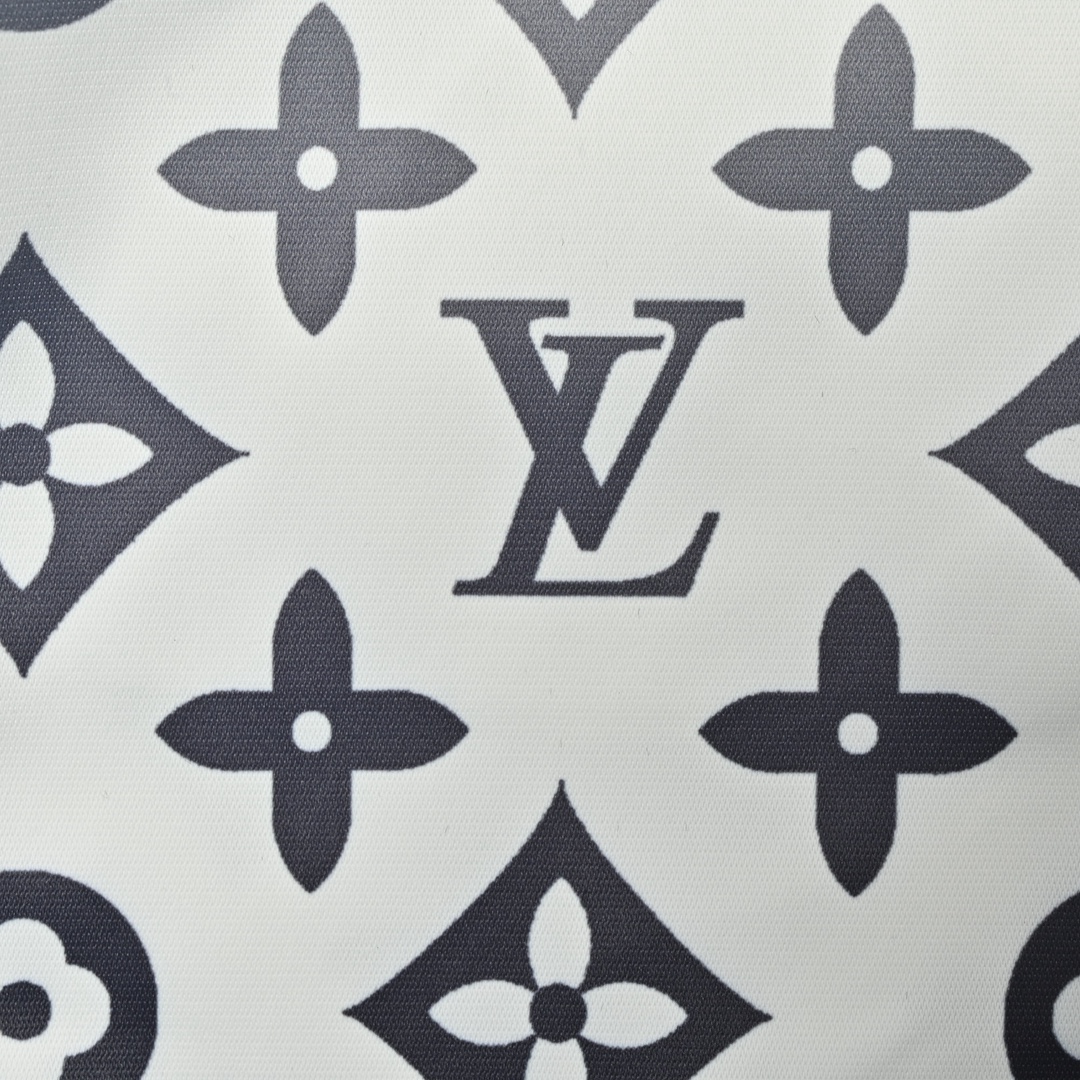 LOUIS VUITTON/路易威登 渐变沙滩短裤-Chinese UA Cheap High Quatity Brand Clothes Bags handbags Sneakers wholesale wholesaler seller from China Factory suppliers Fashion Clothing Shoes best Quality Beautiful Price LOUIS VUITTON/路易威登 渐变沙滩短裤