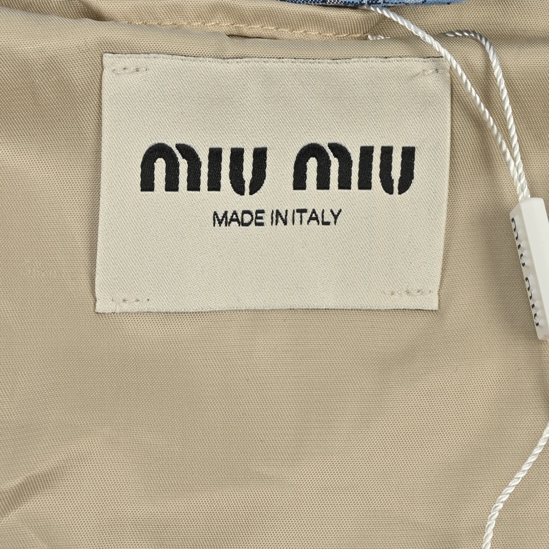 Miu Miu/缪缪 25Fw 贴布绣格纹假两件夹克外套 定织定染高支数斜纹纺织