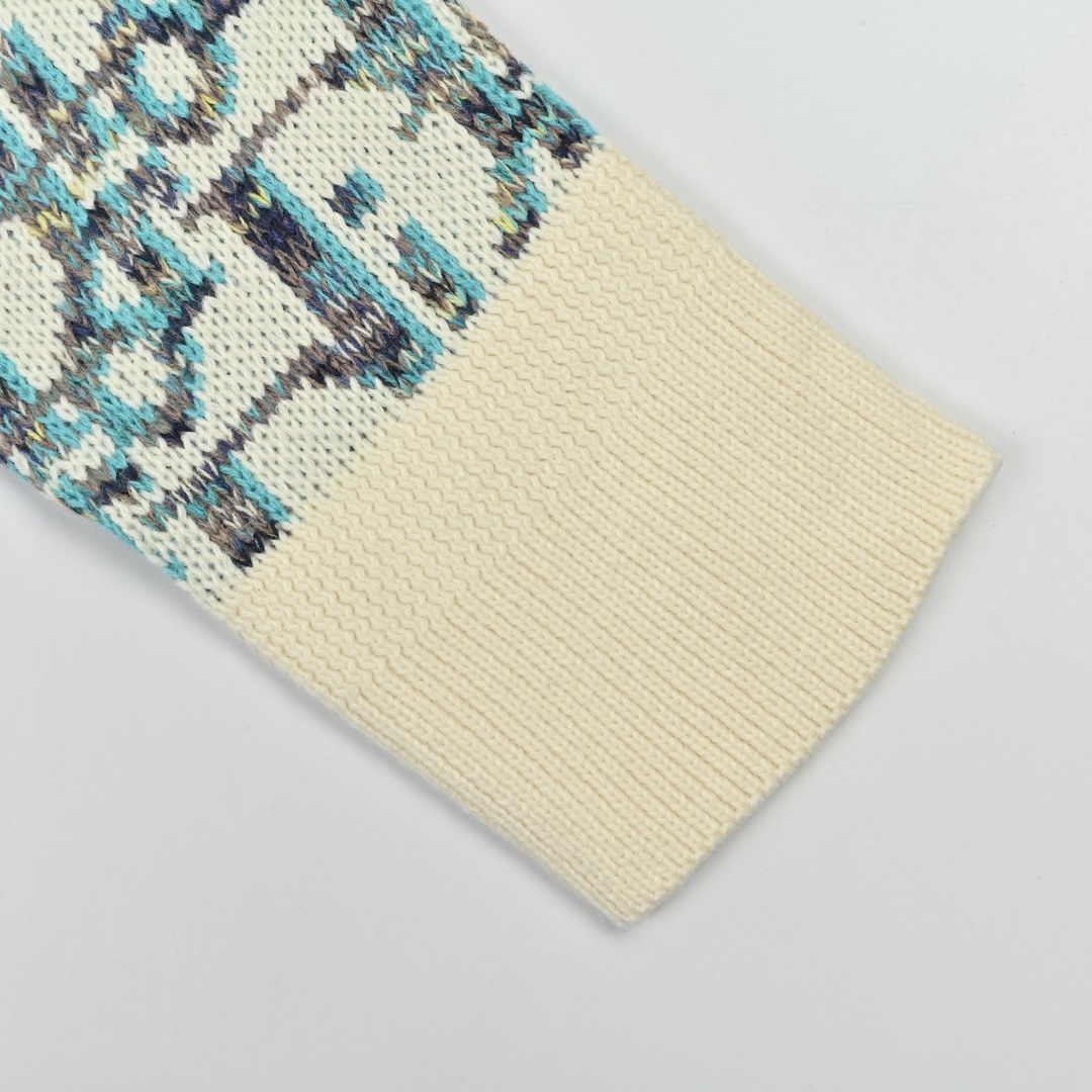 Dior 迪奥 25ss 满印提花圆领毛衣 国专14 000购入ZP操作 纱线采用定染米色 蓝色 棕色 黄色纱线 100%羊毛纱线加捻成股 进口7针提花工艺纱线清晰有度有纹理 表层有明显的羊毛纤维 特殊无下摆设计 配合马卡龙色系上身完美 满身提花 每一个字母都是对位的 区别市面错误版本。 003 尺码s-l-Chinese UA Cheap High Quatity Brand Clothes Bags handbags Sneakers wholesale wholesaler seller from China Factory suppliers Fashion Clothing Shoes best Quality Beautiful Price Dior 迪奥 25ss 满印提花圆领毛衣 国专14 000购入ZP操作 纱线采用定染米色 蓝色 棕色 黄色纱线 100%羊毛纱线加捻成股 进口7针提花工艺纱线清晰有度有纹理 表层有明显的羊毛纤维 特殊无下摆设计 配合马卡龙色系上身完美 满身提花 每一个字母都是对位的 区别市面错误版本。 003 尺码s-l