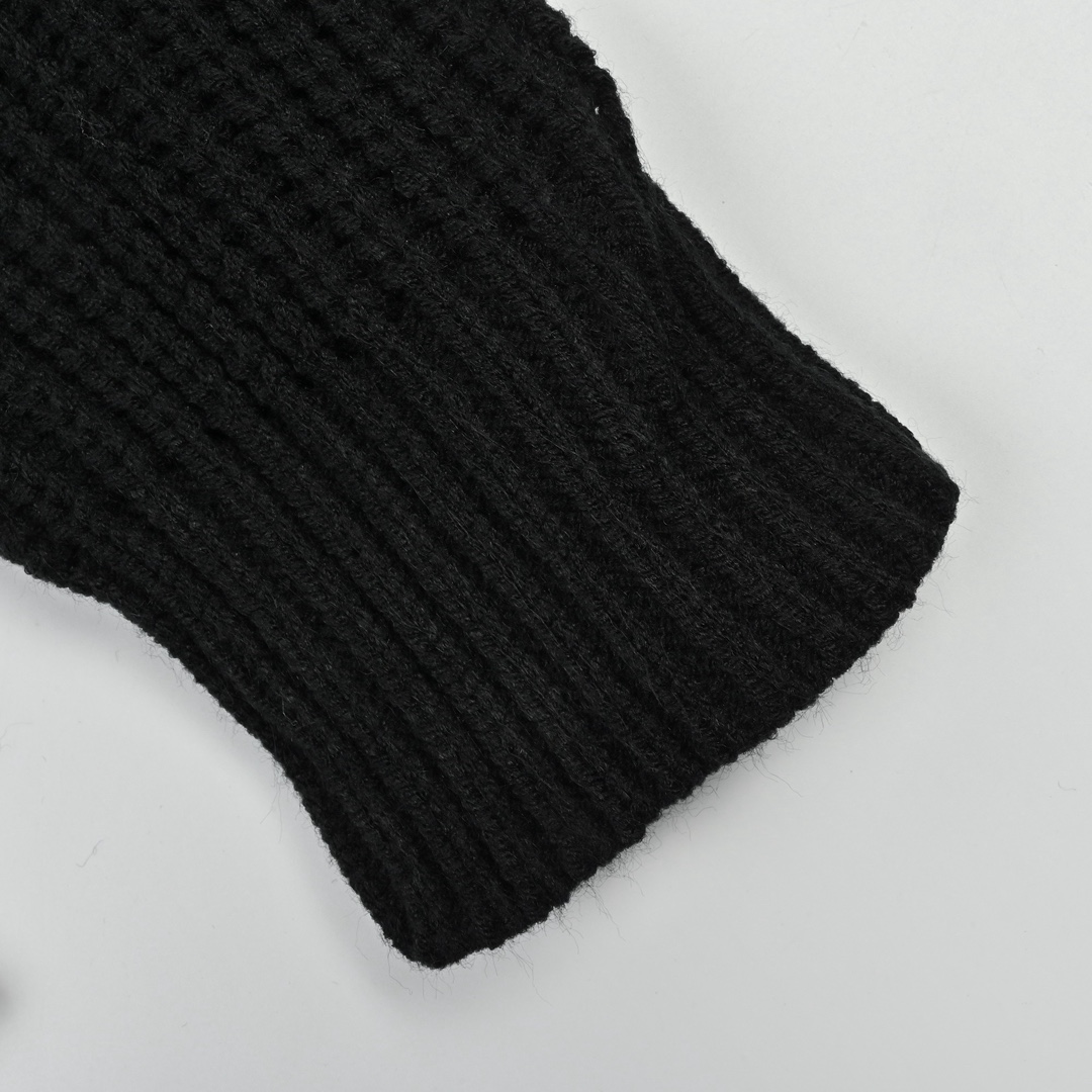 Louis Vuitton 路易威登 徽标珍珠半拉链针织外套