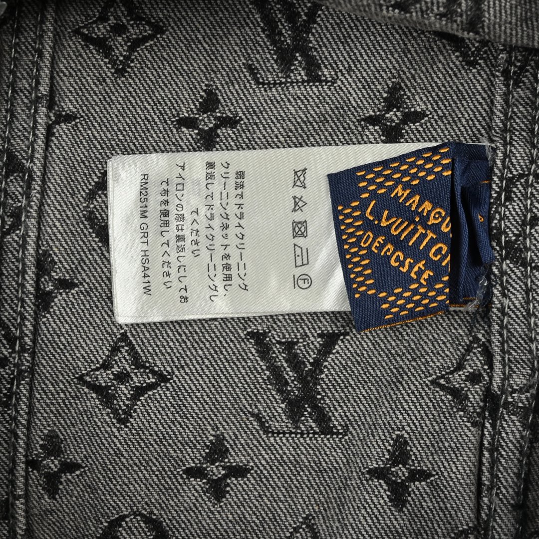 Louis Vuitton 路易威登 老花满印烫钻牛仔外套-Chinese UA Cheap High Quatity Brand Clothes Bags handbags Sneakers wholesale wholesaler seller from China Factory suppliers Fashion Clothing Shoes best Quality Beautiful Price Louis Vuitton 路易威登 老花满印烫钻牛仔外套