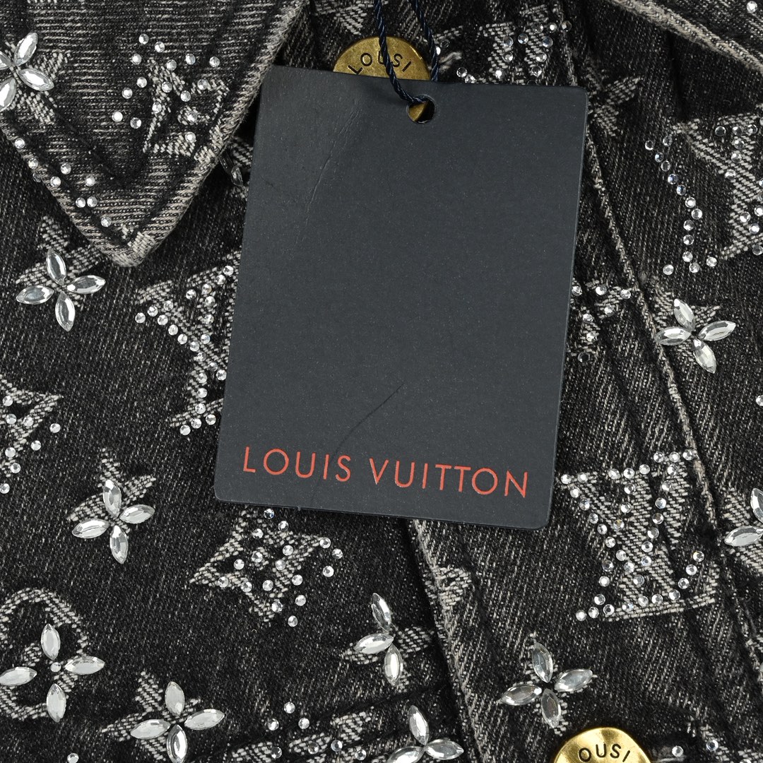 Louis Vuitton 路易威登 老花满印烫钻牛仔外套-Chinese UA Cheap High Quatity Brand Clothes Bags handbags Sneakers wholesale wholesaler seller from China Factory suppliers Fashion Clothing Shoes best Quality Beautiful Price Louis Vuitton 路易威登 老花满印烫钻牛仔外套