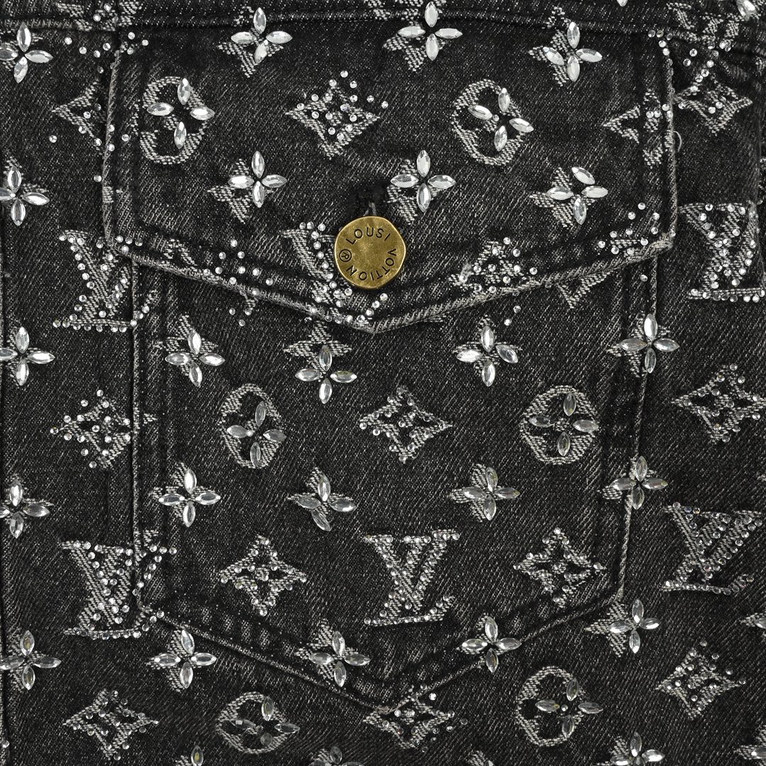 Louis Vuitton 路易威登 老花满印烫钻牛仔外套-Chinese UA Cheap High Quatity Brand Clothes Bags handbags Sneakers wholesale wholesaler seller from China Factory suppliers Fashion Clothing Shoes best Quality Beautiful Price Louis Vuitton 路易威登 老花满印烫钻牛仔外套