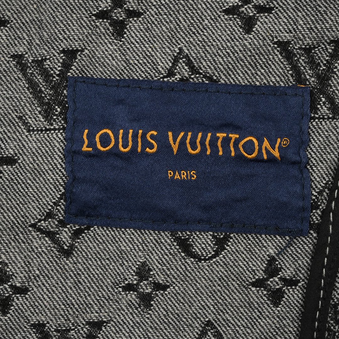 Louis Vuitton 路易威登 老花满印烫钻牛仔外套-Chinese UA Cheap High Quatity Brand Clothes Bags handbags Sneakers wholesale wholesaler seller from China Factory suppliers Fashion Clothing Shoes best Quality Beautiful Price Louis Vuitton 路易威登 老花满印烫钻牛仔外套