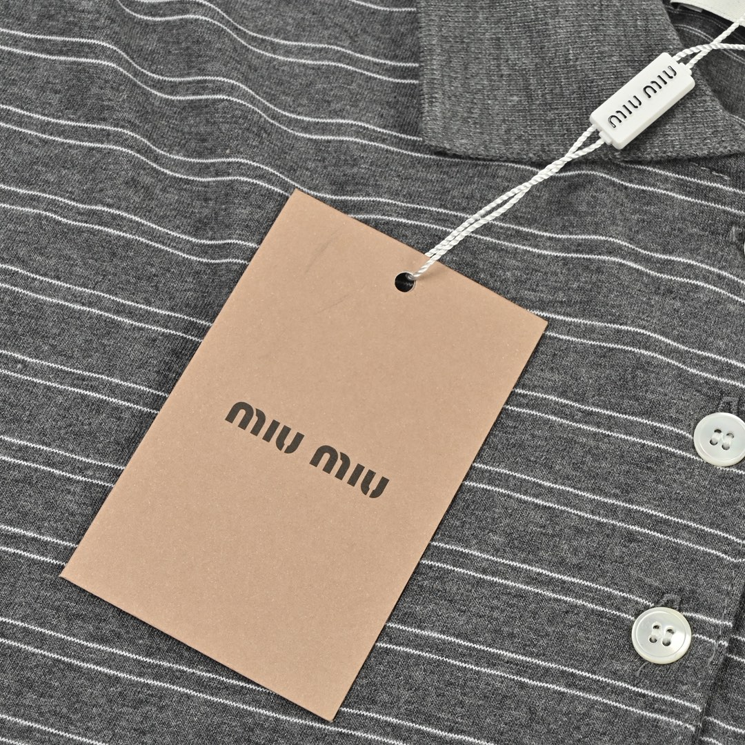 MIUMIU25SS 条纹识标翻领Polo衫长袖T恤