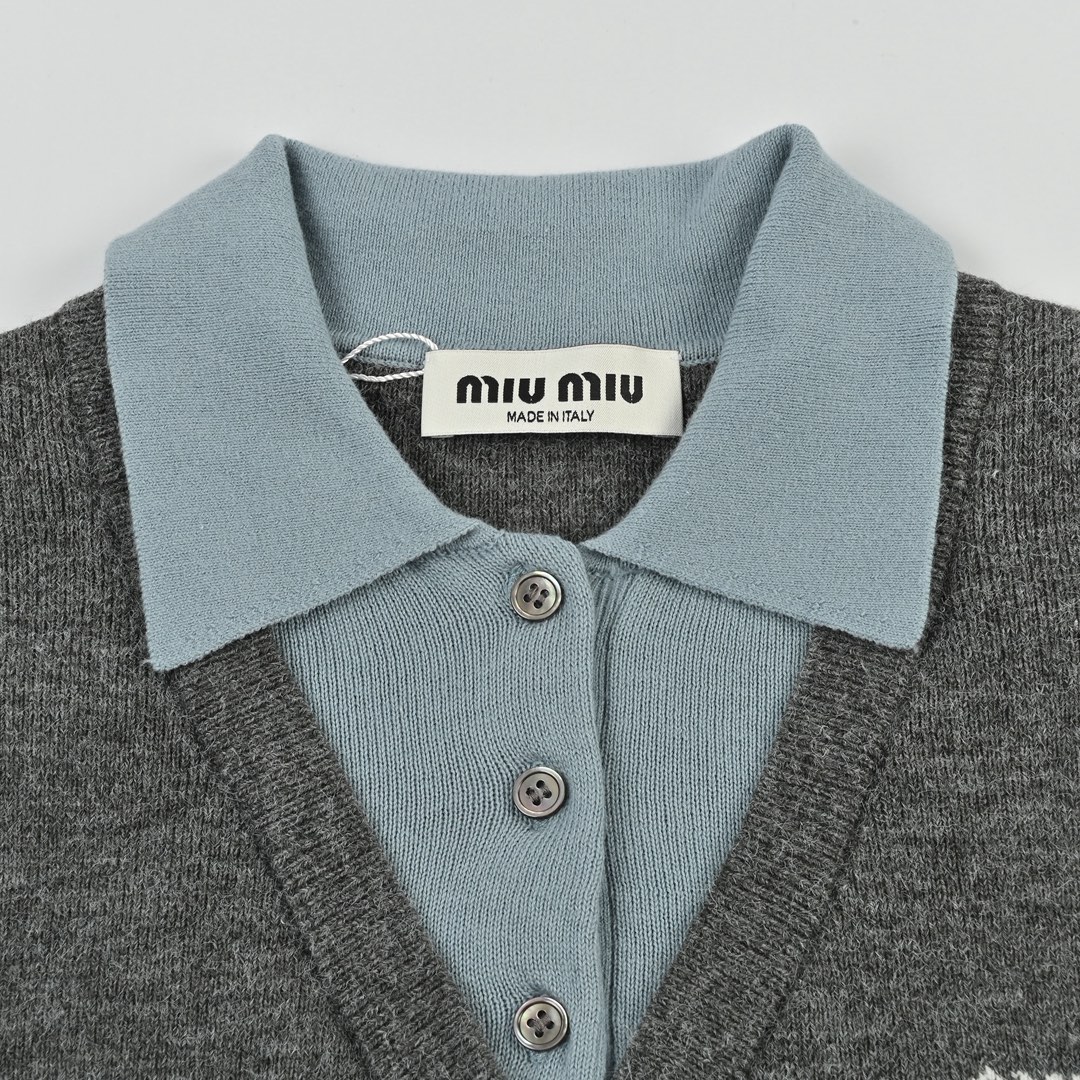 MIUMIU 提花徽标假两件羊绒针织POLO长袖 灰色