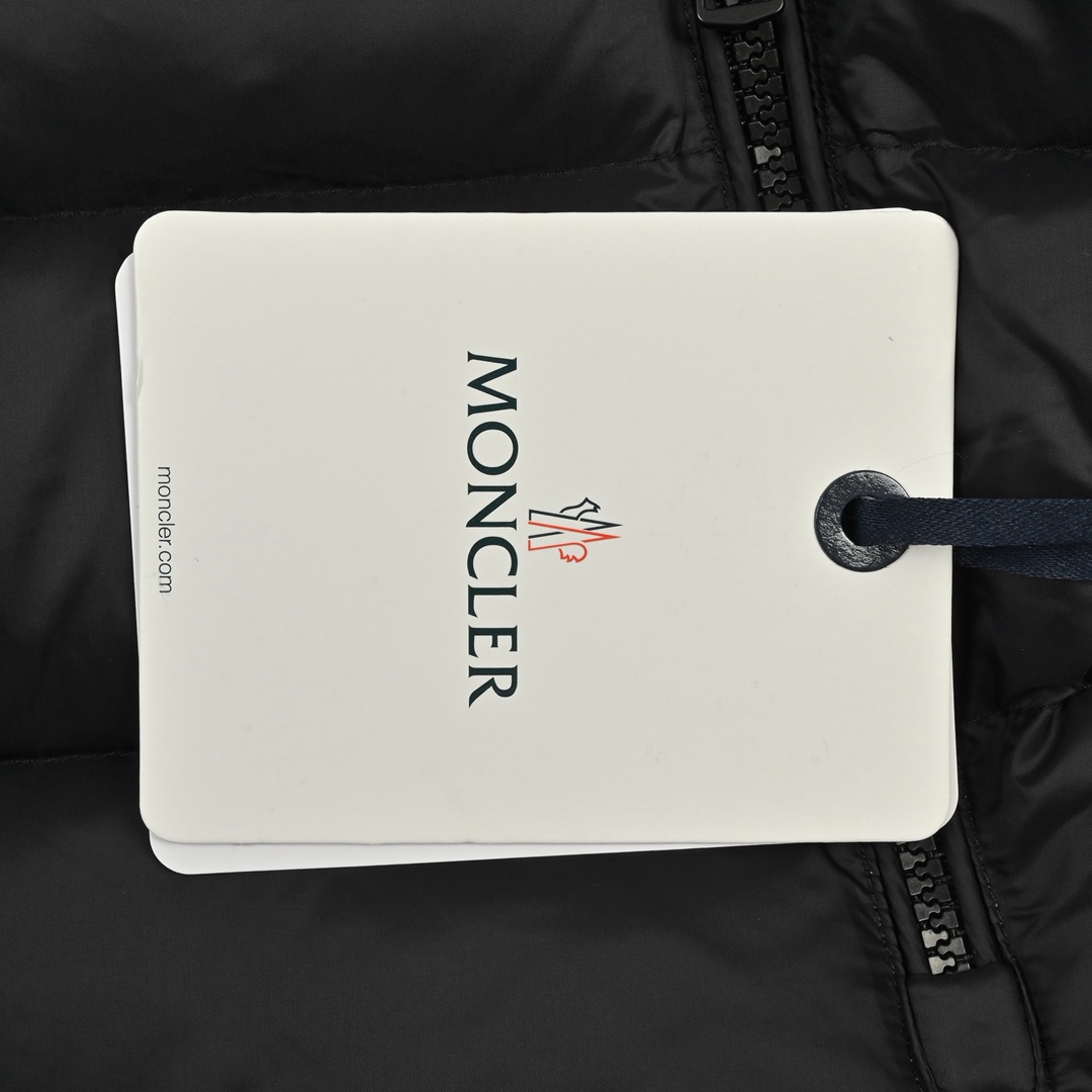 Moncler Cardigan男士羽绒加衬羊毛和羊绒拉链开衫-莆田鞋,莆田鞋货源,高仿鞋,高仿鞋货源,安福档口,莆田高仿鞋,莆田鞋批发,高仿鞋批发,莆田高仿运动鞋,高仿运动鞋,莆田运动鞋 Moncler Cardigan男士羽绒加衬羊毛和羊绒拉链开衫