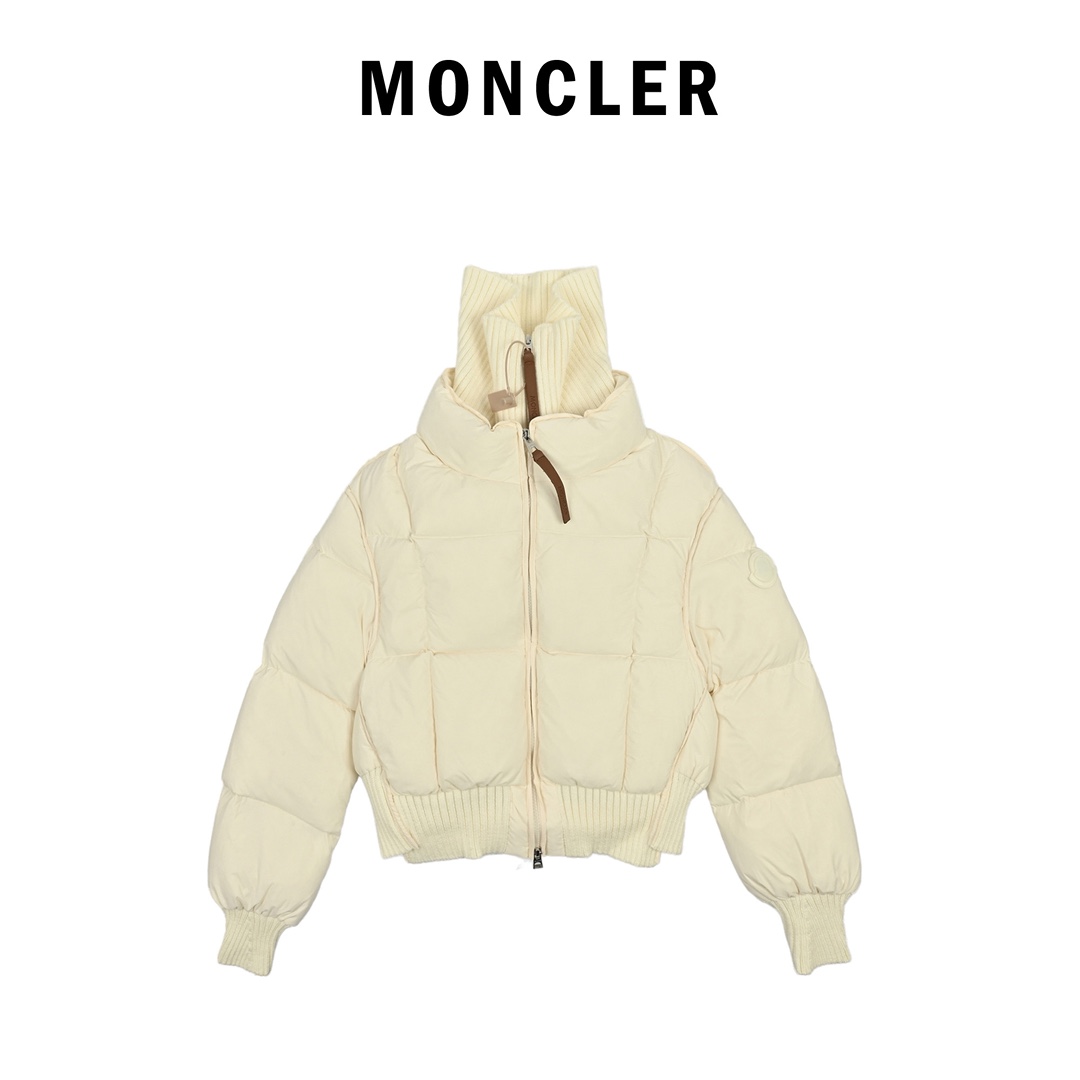 Moncler Jadeite大标羽绒服 白雪公主 Moncler Jadeite/蒙口24年新款女拼接假二件短款羽绒服.复古法式情怀.特级高等鹅绒填充 Jadeite短款羽绒夹克动感优雅,拼接假两件设计彰显Moncler女士系法式复古美学风格. Jadeite羽绒夹克采用尼龙面料制成,这种丝滑面料具有功能性.短款设计,配以华丽羊毛混纺材质衣领,双开合设计提供额外保护.打造迷人廓形,适合日常 1-4
