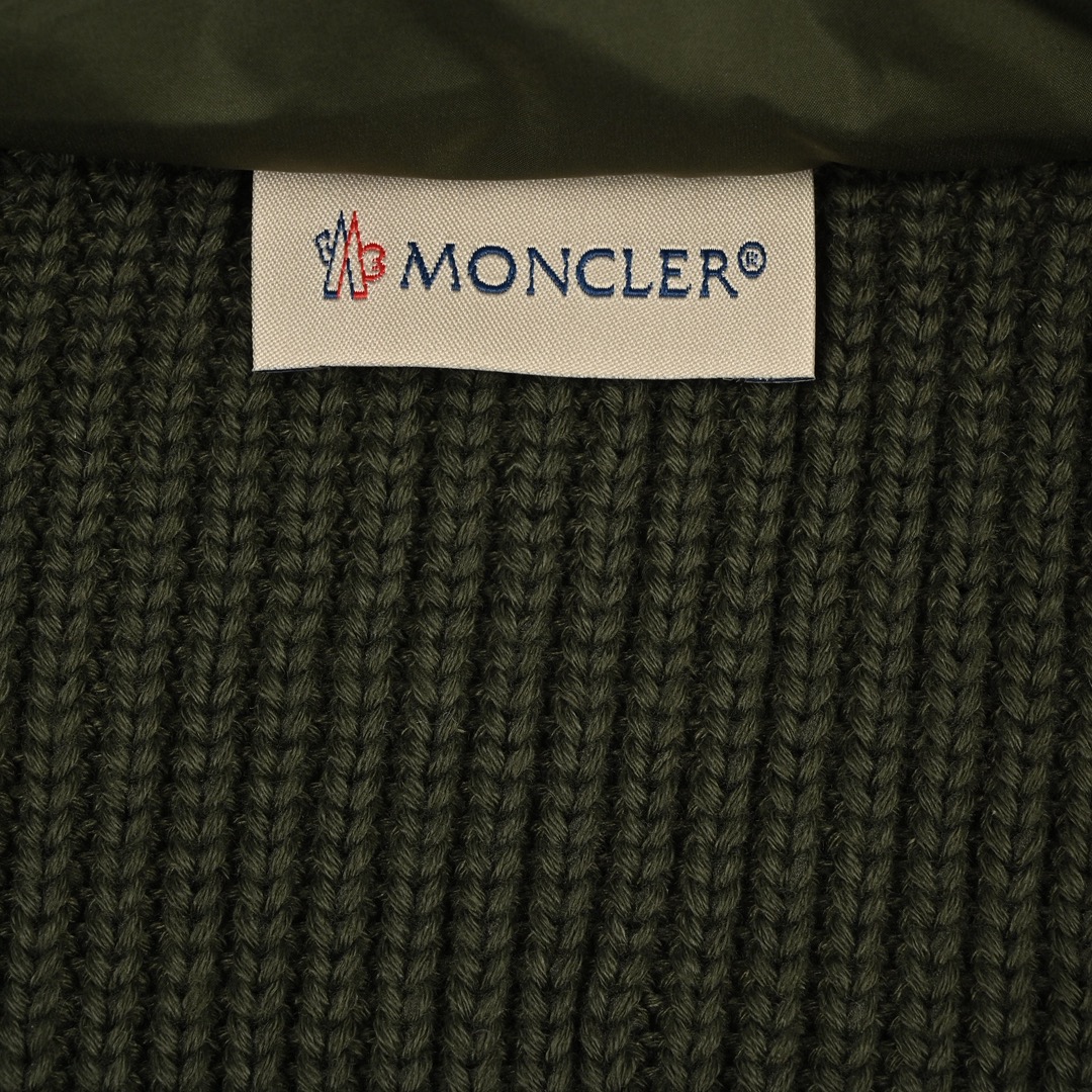 -------- 针织款羽绒服-------- 这款羊毛开衫配有羽绒填充 Moncler的经典设计单品-Chinese UA Cheap High Quatity Brand Clothes Bags handbags Sneakers wholesale wholesaler seller from China Factory suppliers Fashion Clothing Shoes best Quality Beautiful Price -------- 针织款羽绒服-------- 这款羊毛开衫配有羽绒填充 Moncler的经典设计单品