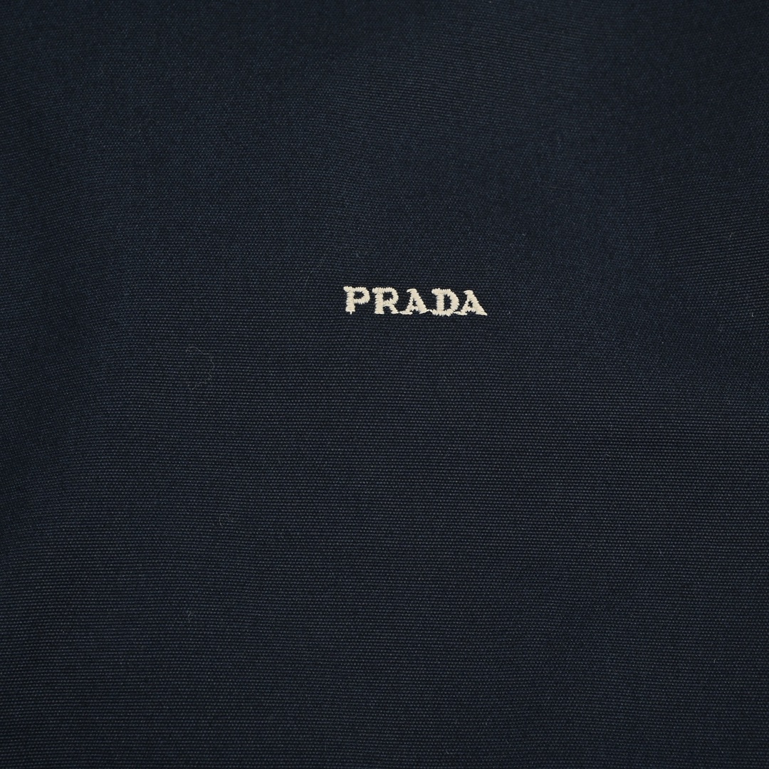 prada普拉达 拼色夹克外套 双面双色老干部行政夹克-Chinese UA Cheap High Quatity Brand Clothes Bags handbags Sneakers wholesale wholesaler seller from China Factory suppliers Fashion Clothing Shoes best Quality Beautiful Price prada普拉达 拼色夹克外套 双面双色老干部行政夹克