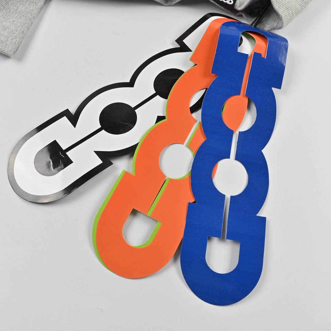 GB-GOODBRANDGB-GOODBRAND蝴蝶鲜花与剪刀蜡笔画连帽卫衣 GB-GOODBRANDGB-GOODBRAND蝴蝶鲜花与剪刀蜡笔画连帽卫衣