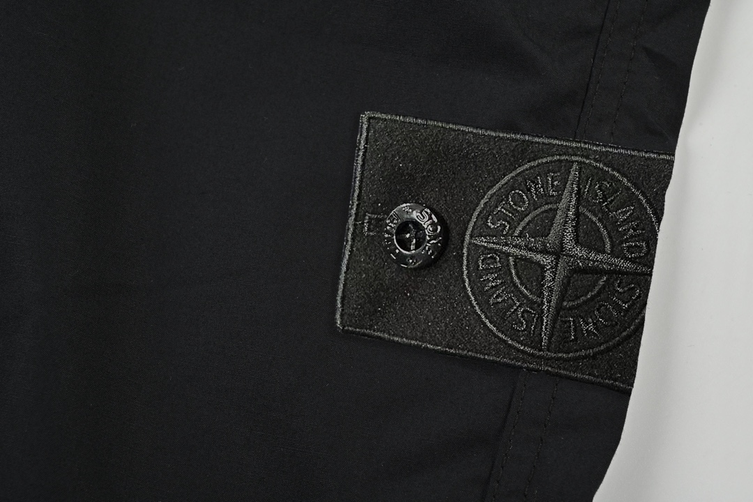 STONEISLAND 石头岛 新款黑徽标休闲长裤 STONEISLAND 石头岛 新款黑徽标休闲长裤