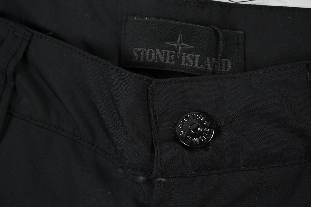 STONEISLAND 石头岛 新款黑徽标休闲长裤 STONEISLAND 石头岛 新款黑徽标休闲长裤