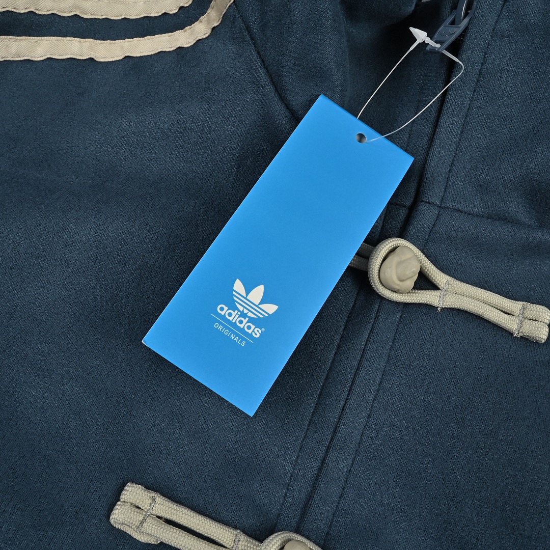 Adidas 阿迪达斯 三叶草新中式麂皮外套 Adidas 阿迪达斯 三叶草新中式麂皮外套