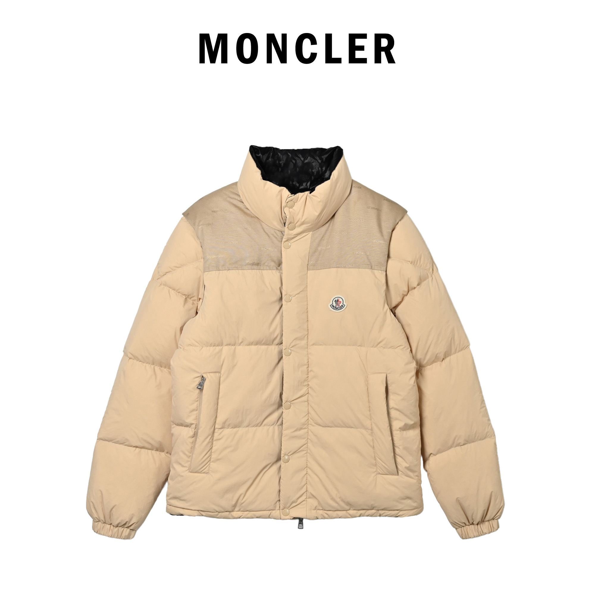 本地自取💰730
Moncler Verone蒙口四合一胶囊系列羽绒服
一衣四穿可正反面可拆卸马甲多功能型羽绒服 填充95白鸭绒 重工品质 工艺复杂 五金辅料1-.:1定制 
通Moncler Verone胶囊系列羽绒服，短款设计，袖子可拆卸，支持正反两面穿，轻松切换多种穿搭风格。一面柔软抗撕裂尼龙，一面光泽聚酯纤维，肩部拼接帆布+LOGO，辨识度超高!填充高品质羽绒，保暖力满分，下摆抽绳可调节，舒适又实用。男女同款，秋冬通勤、户外都很适合，时尚与功能兼备，一件顶多件!
003 尺码 1.2.3.4.5
