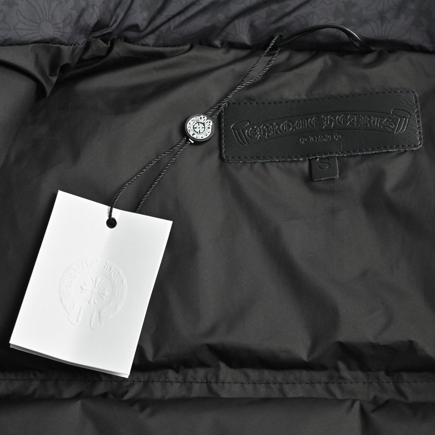 Chrome Hearts/克罗心 暗纹提花羽绒服黑色