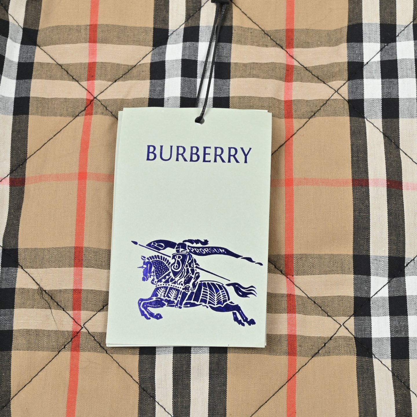 Burberry巴宝莉菱形绗缝立领棉服 菱形口袋棉服Burberry这款男士菱形绗缝立领棉服