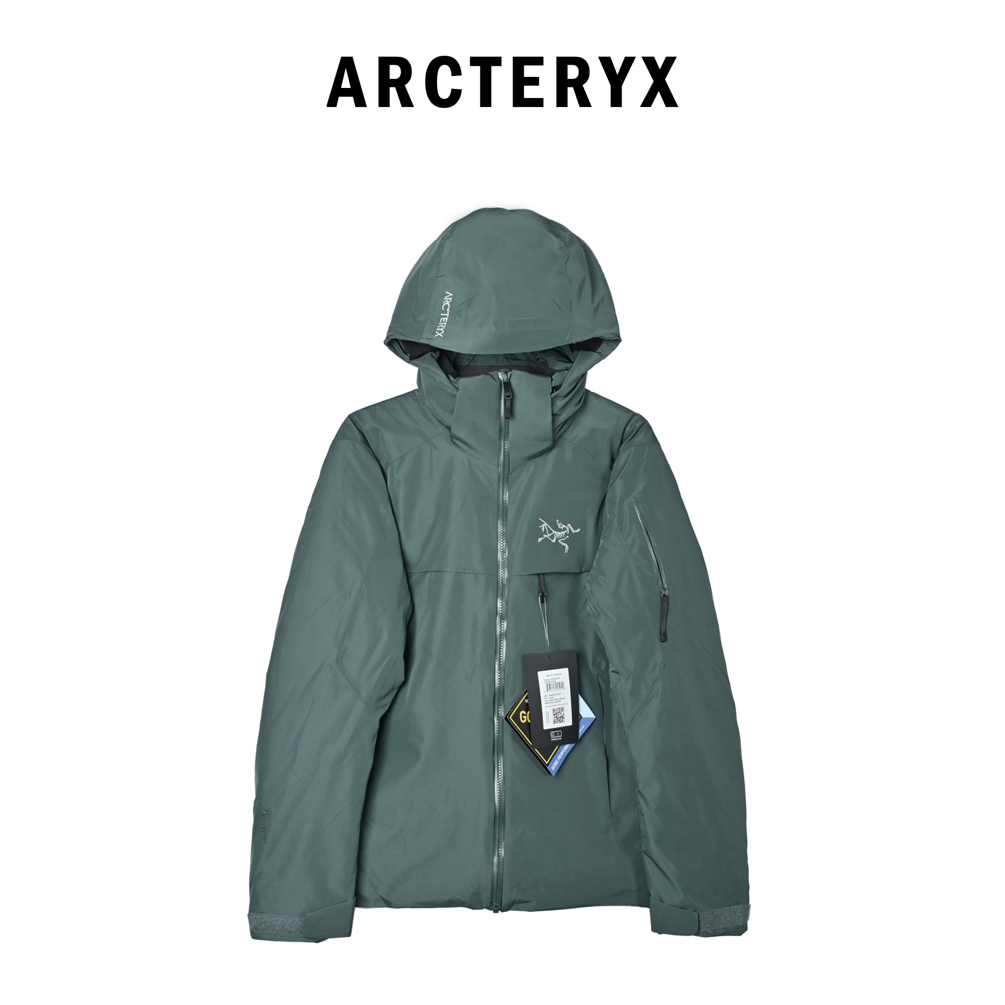 本地自取💰580【高版本带口袋可拆卸眼镜布 】
Arcteryx Macai系列 JACKET GORE-TEX Logo徽标防水保暖连帽滑雪羽绒服 
买菜羽绒服！
定制五金辅料无缝压胶，立体logo,最新科技面料，防风挡雨。

-顶级版本，区别老款，拆卸帽设计使其更加适合滑雪防水穿着。 

-巧妙搭配保暖材料，夹克长时间穿着舒适。 复合搭配保暖材（Down CompositeMapping）把Coreloft合成纤维材料分布在帽兜、下摆和腋下等容易湿的地方，湿时仍能保暖；750立方英寸羽绒则分布在主要部位和袖子，为身体提供所需的热量。免除劣质帽子的困扰，保暖DropHood可以戴在标准的单双板滑雪头盔上，并能随头部一起转动。 

-内置风裙、网眼PowderGuard腋下通风口、网状WaterTight主拉链，这些性能既能防止风雪进入又能在深雪运动时快速散热。 
-整衣全部贴带接缝，防风雨更佳、GORE-TEX三层结构、光滑内面面料，方便分层穿着 立体整形，更合身舒适。 
-压胶帽沿、可调帽子抽绳、保暖头盔兼容Drop Hood。
-WaterTight外侧拉链、WaterTight Vislon主拉链、微织带拉链片、腋下拉链配PowderGuard儡眼底料，便于通风散热。 -可调Velcro吀术贴调节带、可调下摆抽绳、隐形WaterTight拉链袖袋、内侧网眼袋、压胶拉链内侧胸袋、带盖按扣胸袋、两个WaterTight拉链口袋、网眼PowderGuard通风透气，设计可防止雪花进入体内 。 
-底部：内置风裙有橡筋和按扣 
-作为鸟家鼎级滑雪服系列的代表做产品，这款滑雪服可谓是鸟的经典作品！ 
Color ：曜石黑 ｜灰绿｜暖石灰｜
031 Size： S - 2XL