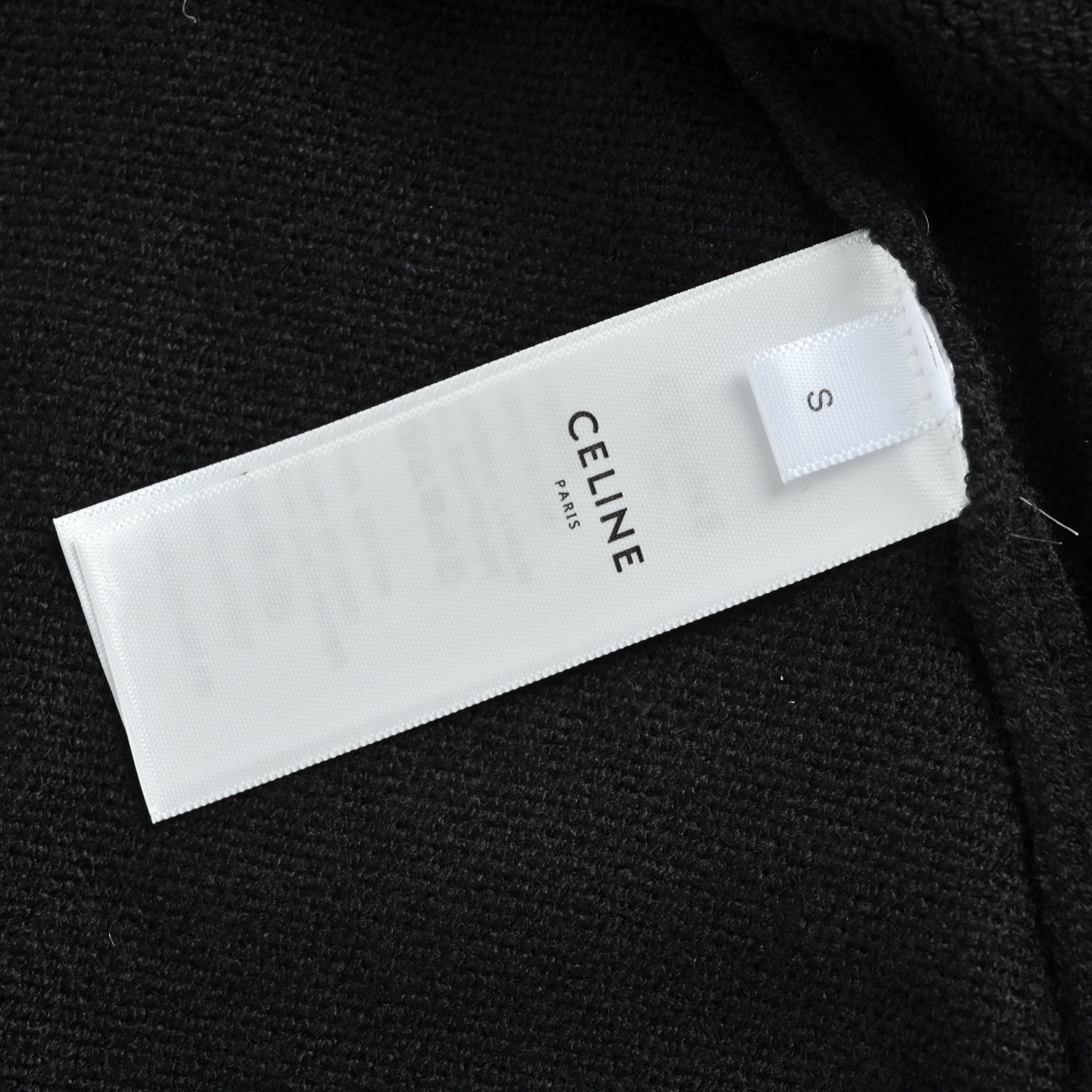 CELINE 赛琳三角标羊绒胸标毛衣 CELINE这款男士羊绒毛衣