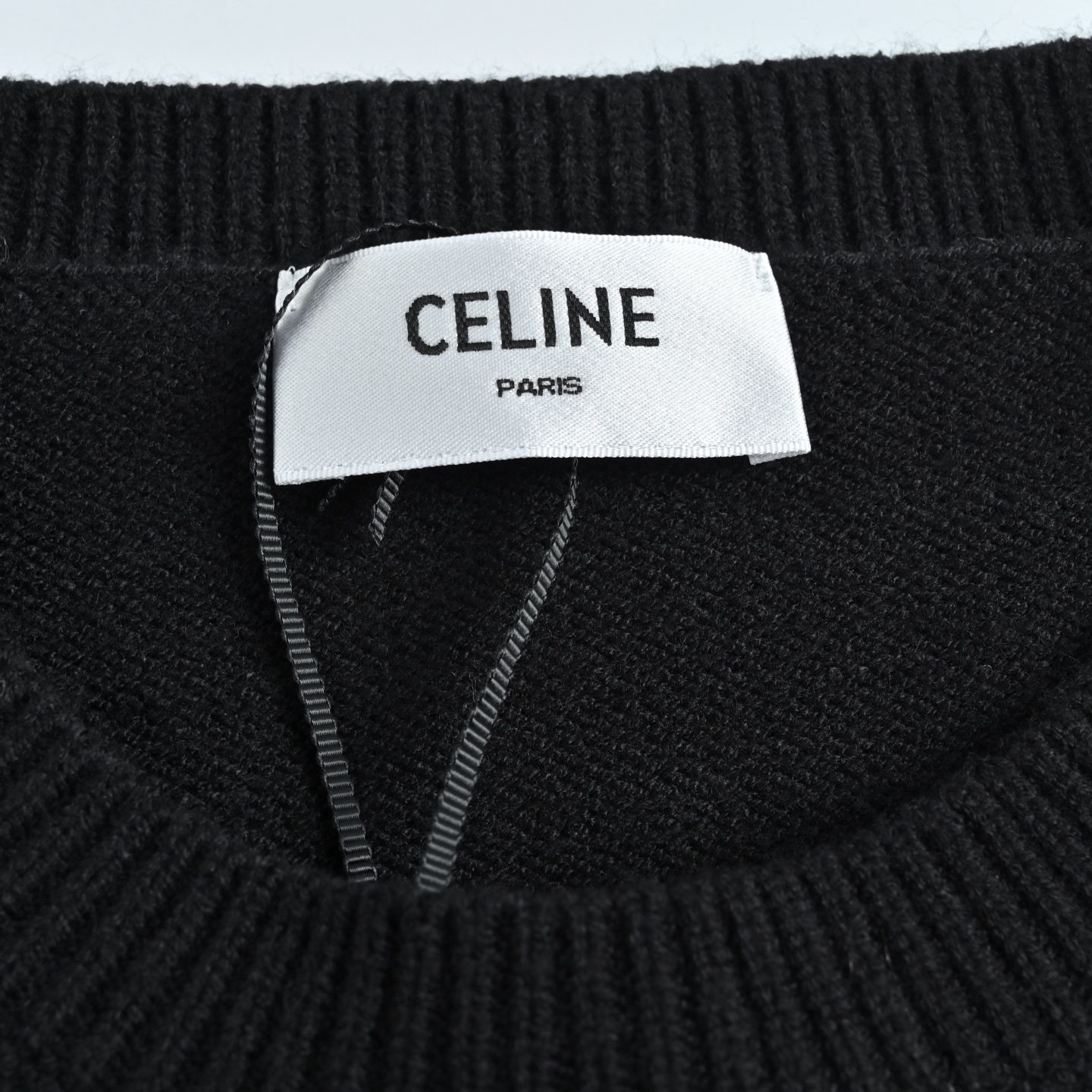 CELINE 赛琳三角标羊绒胸标毛衣 CELINE这款男士羊绒毛衣