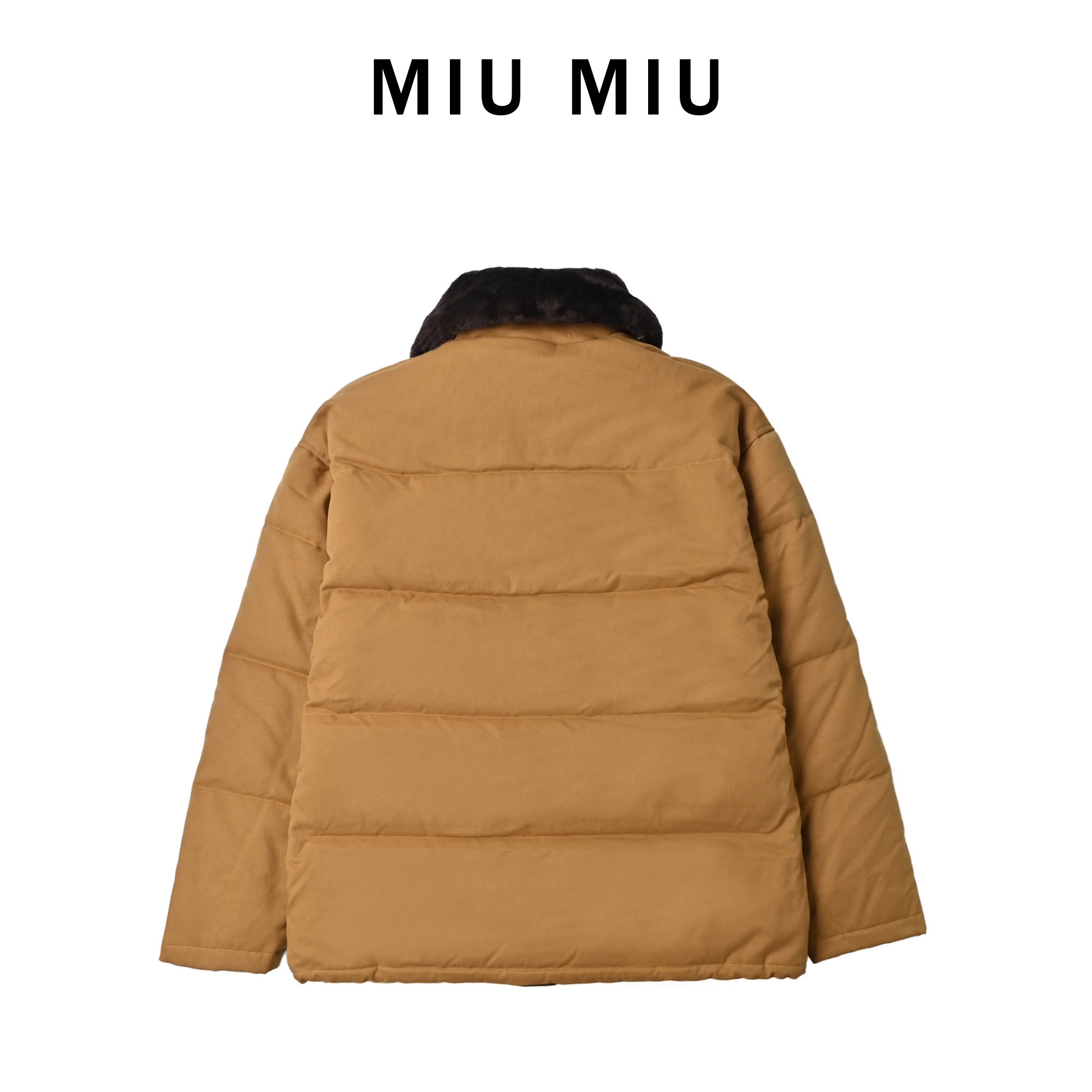 Miumiu缪缪可拆卸毛领羽绒服