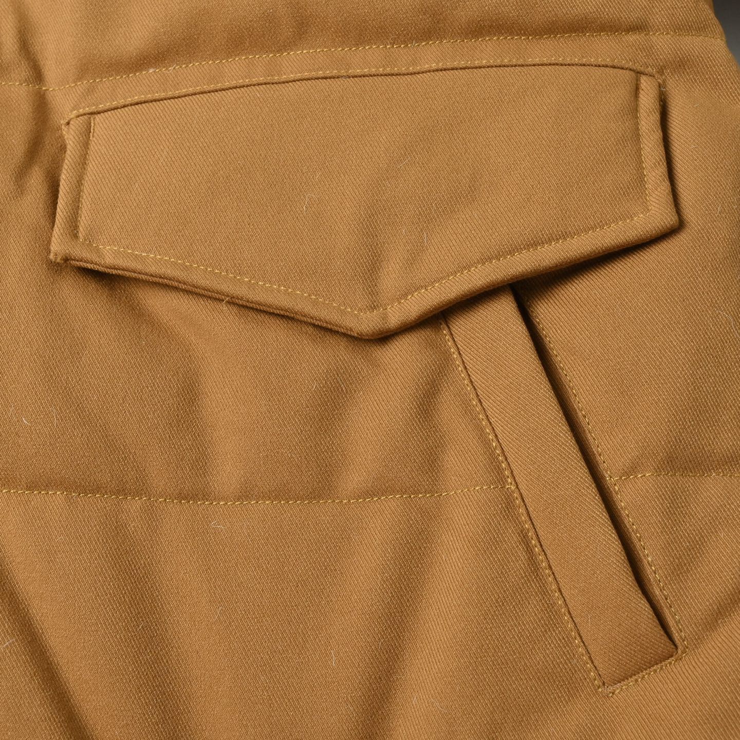 Miumiu缪缪可拆卸毛领羽绒服