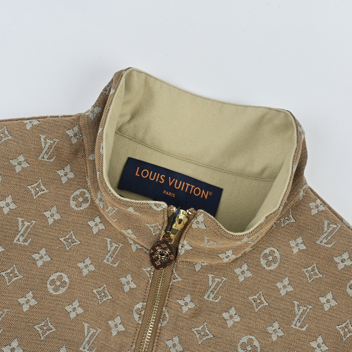 Louis Vuitton路易威登经典印花卡其夹克老花羊毛外套 LV经典老花羊毛外套 Monogram图案超有辨识度