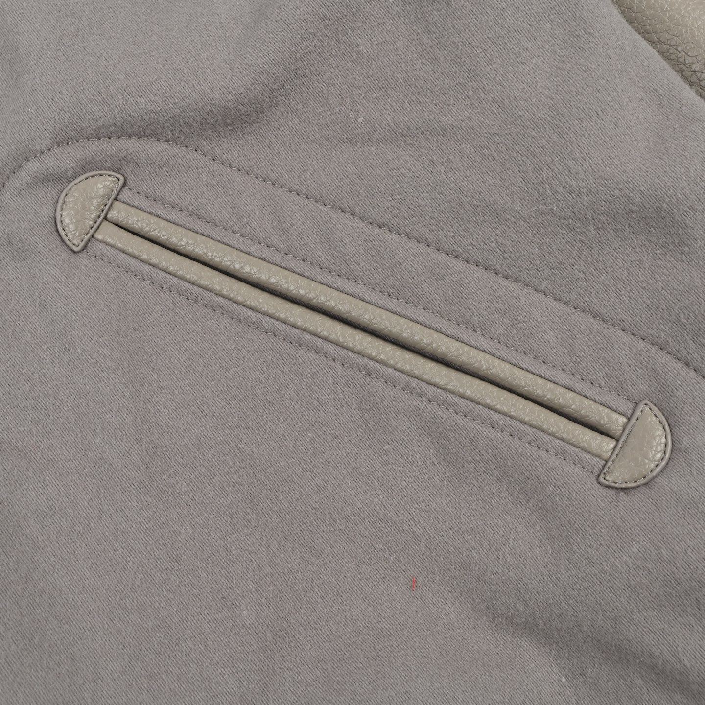Dior迪奥灰色拼接羊皮刺绣棒球服