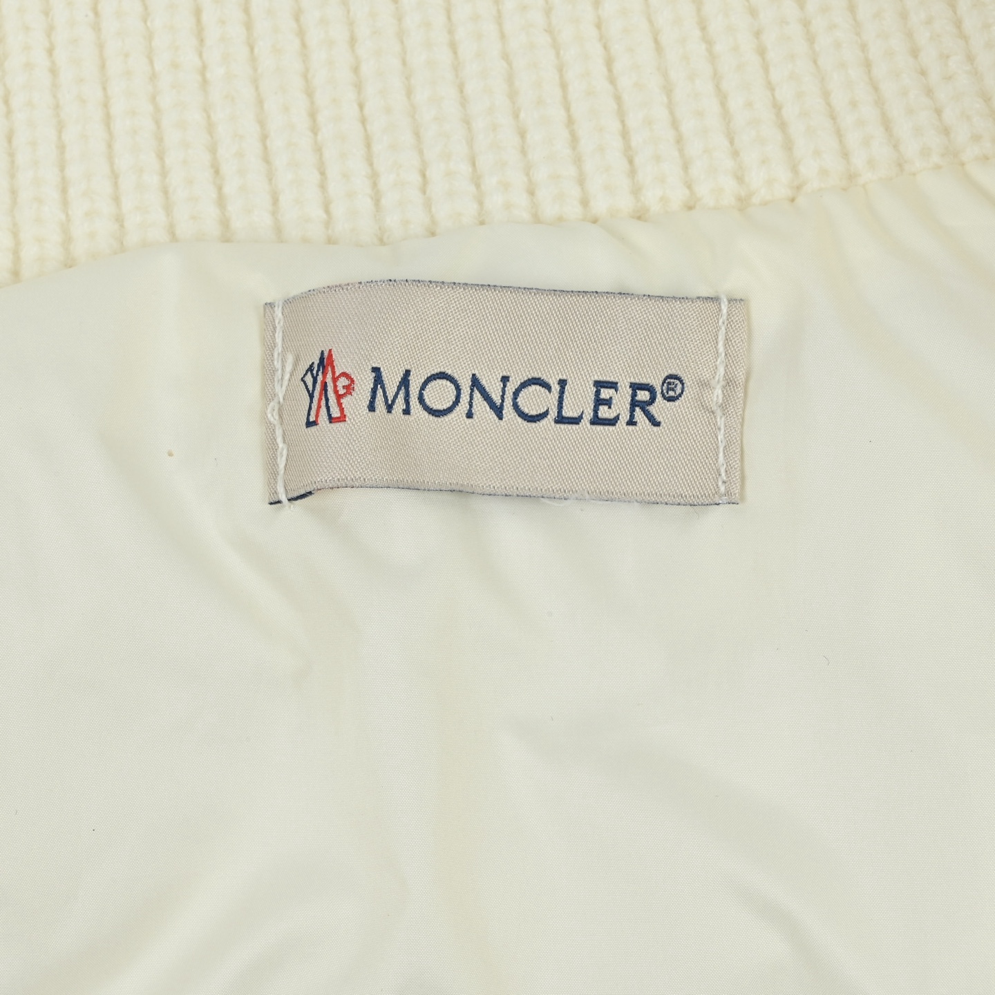 Moncler 高领针织羽绒服Cardigan Tricot女士高领加衬羊毛拉链开衫