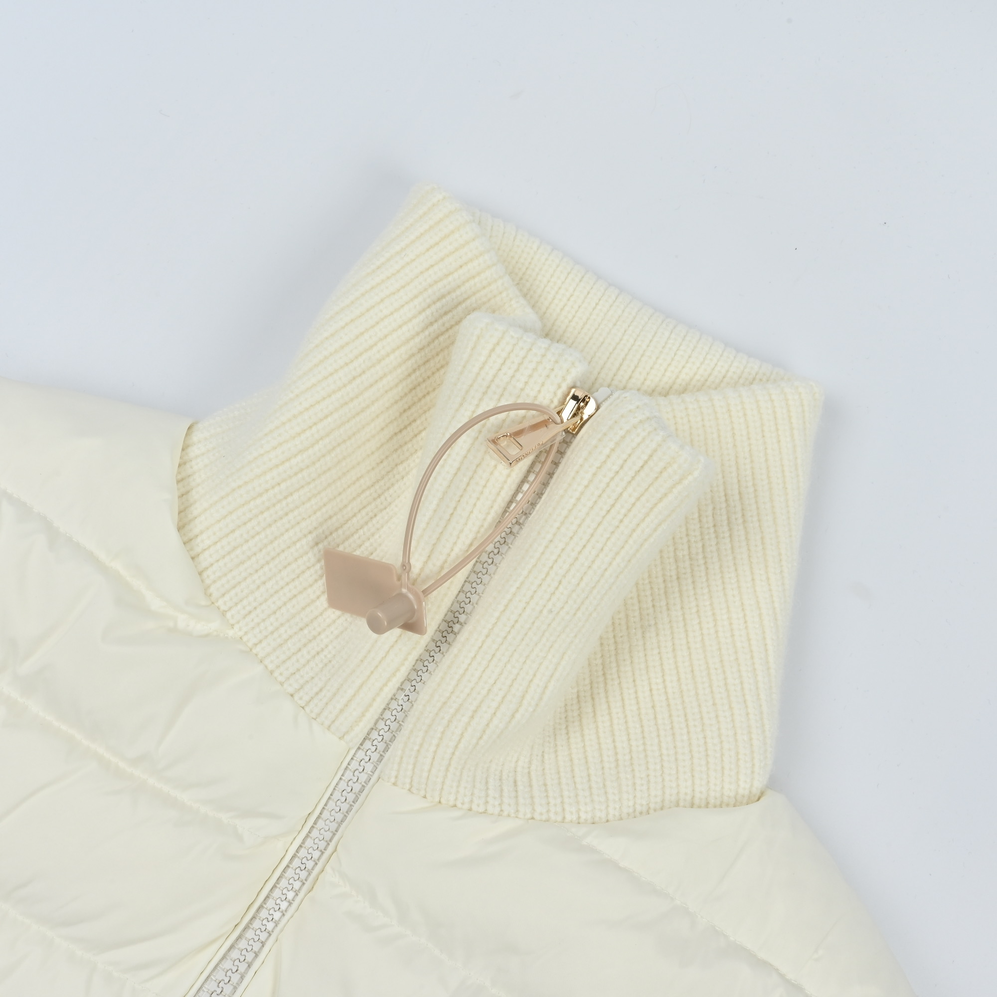 Moncler 高领针织羽绒服Cardigan Tricot女士高领加衬羊毛拉链开衫