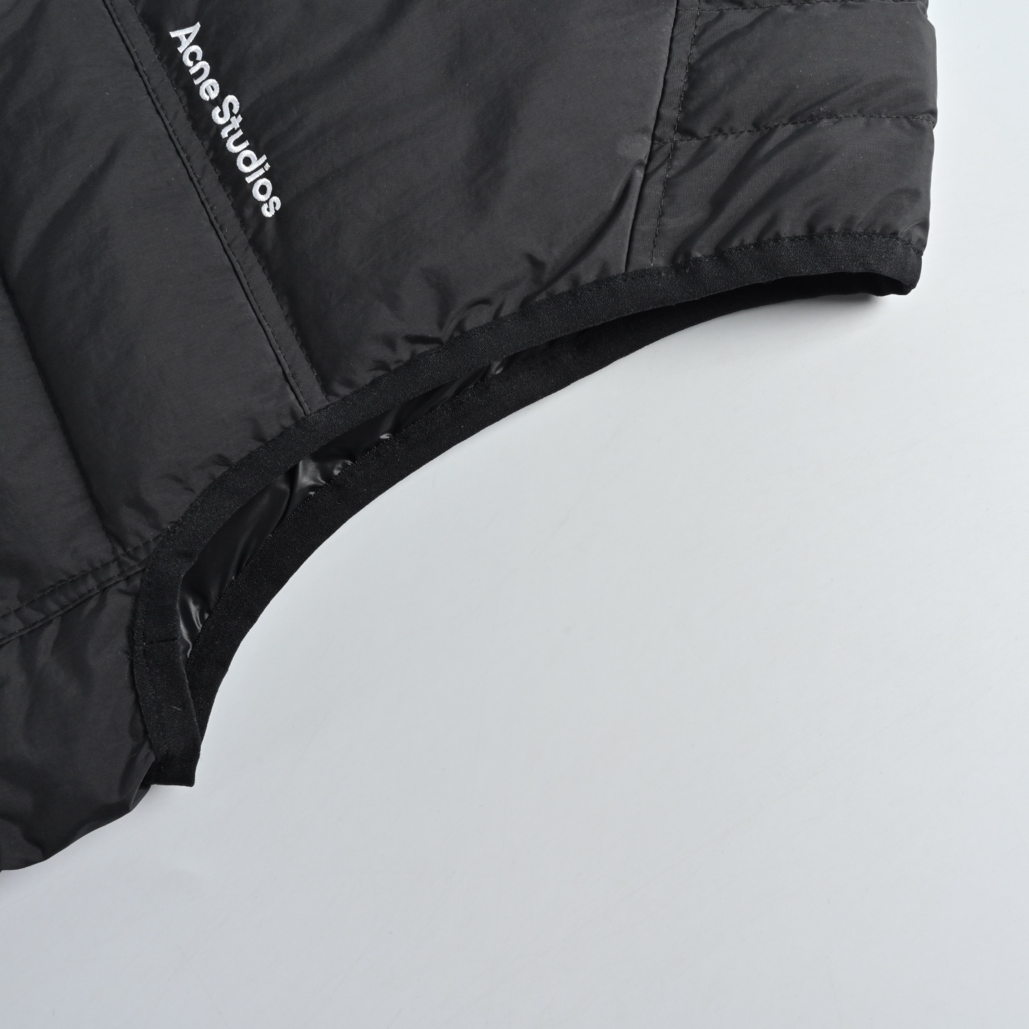 AcneStudios 25Fw小标排骨羽绒马甲