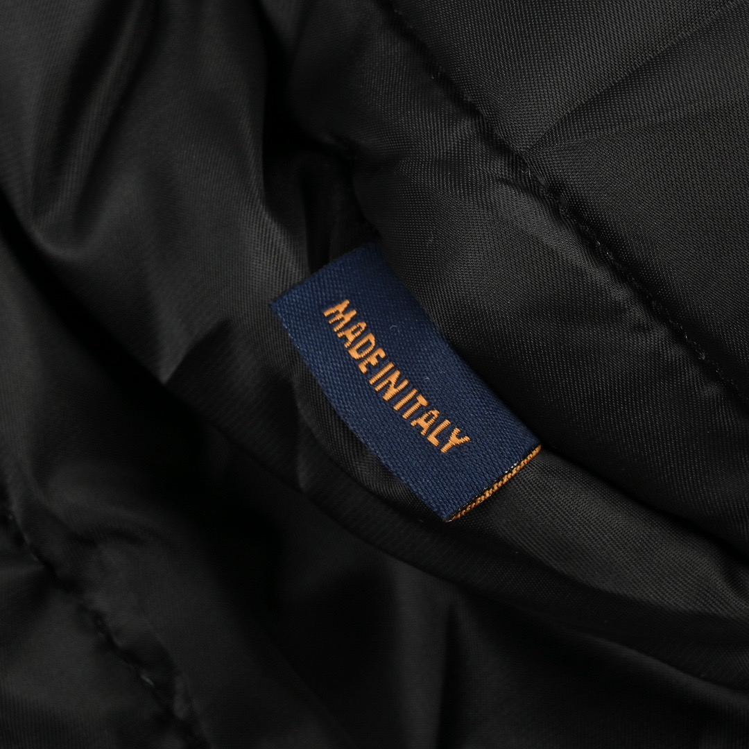 LouisVuitton/路易威登 24Fw 水钻袖章加棉棒球服外套