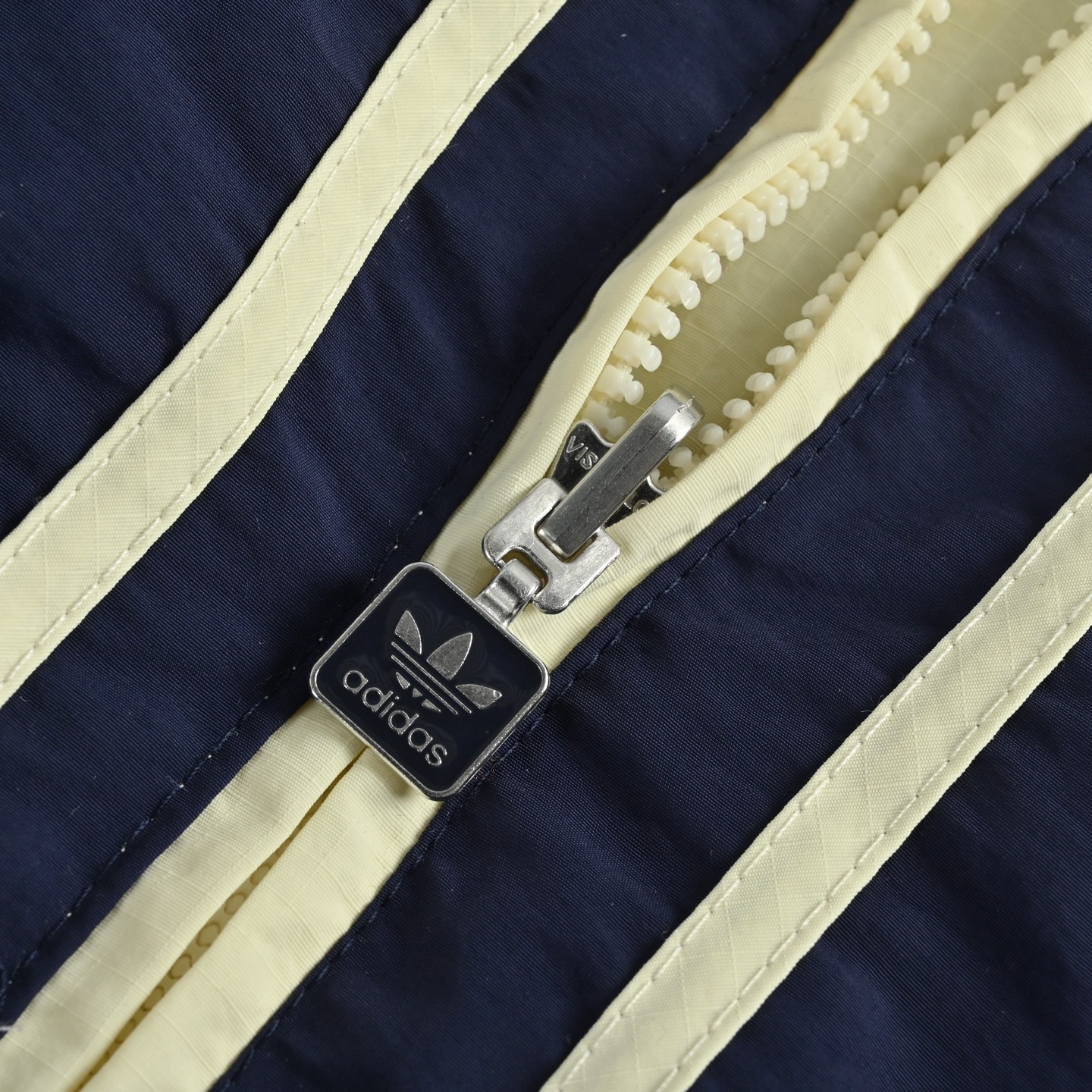 adidas originals TEAM REVERSIBLE PADDED 宽松保暖双面穿运动棉服-Chinese UA Cheap High Quatity Brand Clothes Bags handbags Sneakers wholesale wholesaler seller from China Factory suppliers Fashion Clothing Shoes best Quality Beautiful Price adidas originals TEAM REVERSIBLE PADDED 宽松保暖双面穿运动棉服