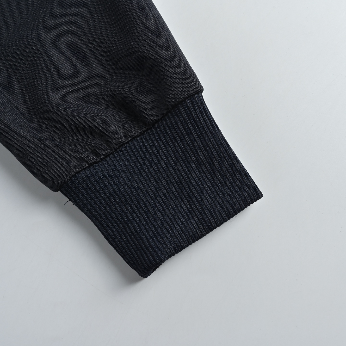Gucci古驰 烫钻拉链高领外套-Chinese UA Cheap High Quatity Brand Clothes Bags handbags Sneakers wholesale wholesaler seller from China Factory suppliers Fashion Clothing Shoes best Quality Beautiful Price Gucci古驰 烫钻拉链高领外套