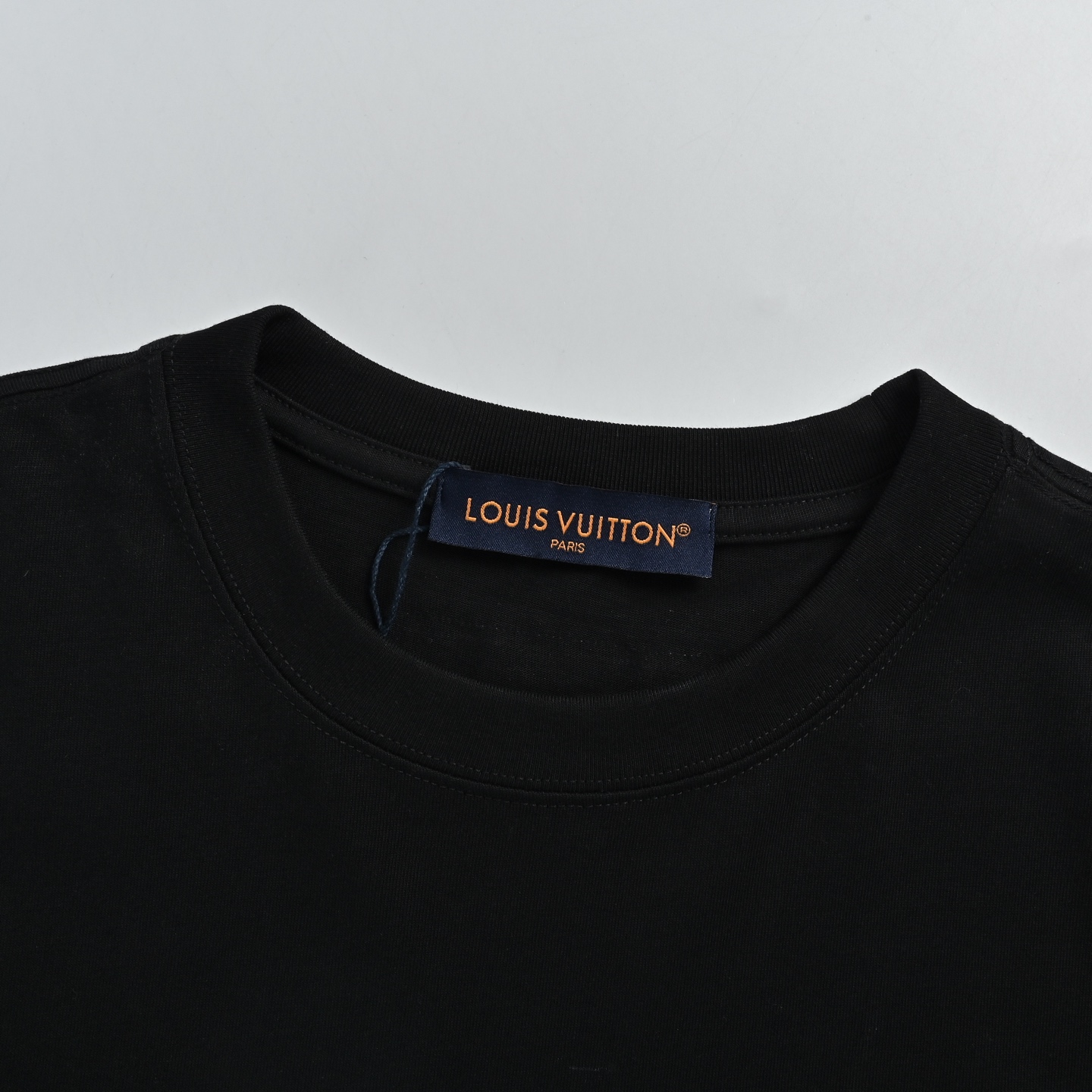 Louis Vuitton 路易威登 字母人群印花短袖