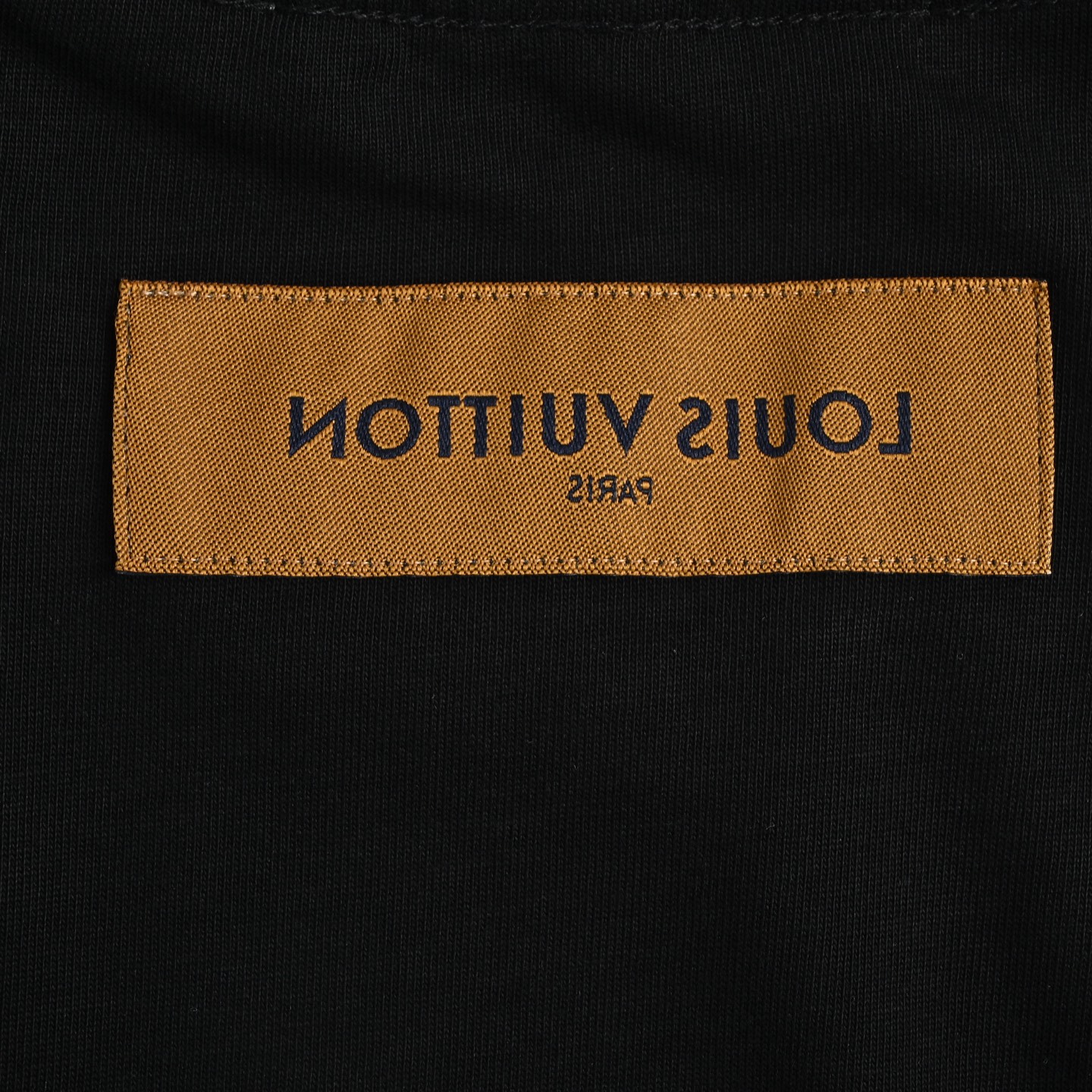 Louis Vuitton 路易威登 字母人群印花短袖