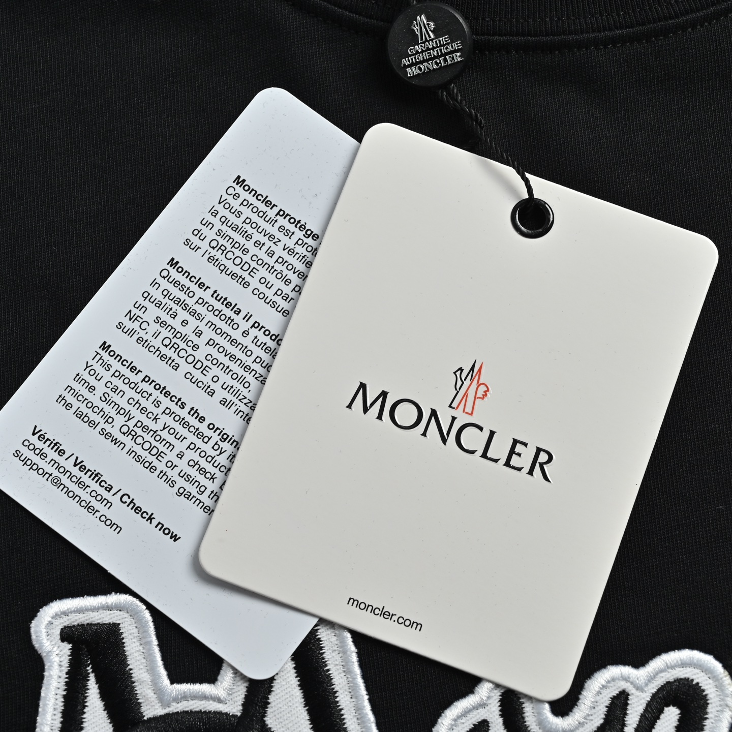 Moncler蒙口 胸前大logo刺绣短袖