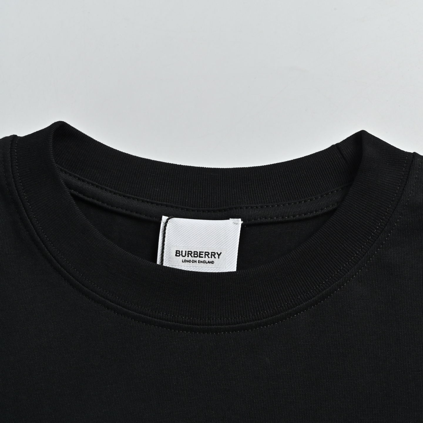 Burberry巴宝莉 经典TB硅胶字母短袖