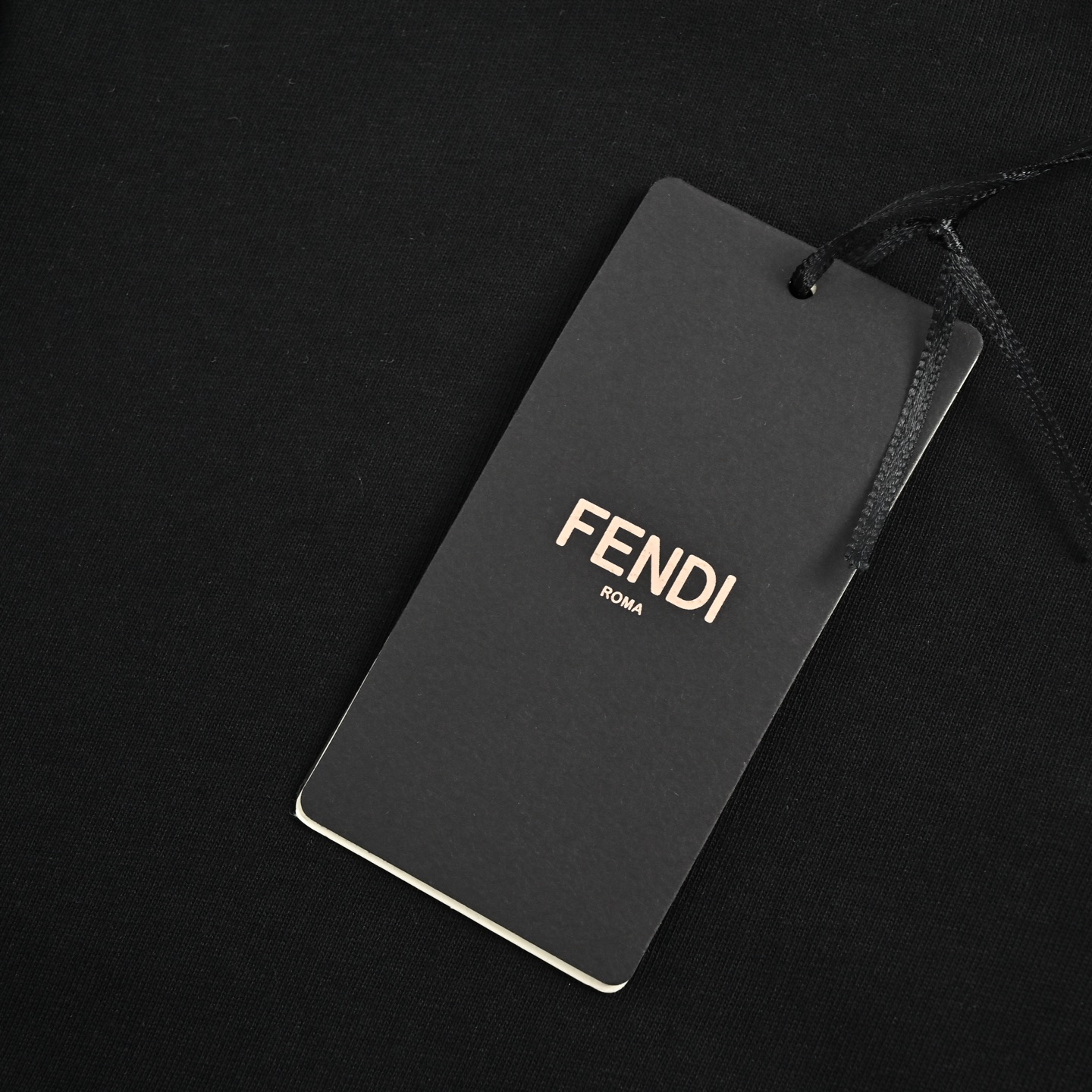FENDI芬迪 胸口双F刺绣标识短袖-Chinese UA Cheap High Quatity Brand Clothes Bags handbags Sneakers wholesale wholesaler seller from China Factory suppliers Fashion Clothing Shoes best Quality Beautiful Price FENDI芬迪 胸口双F刺绣标识短袖