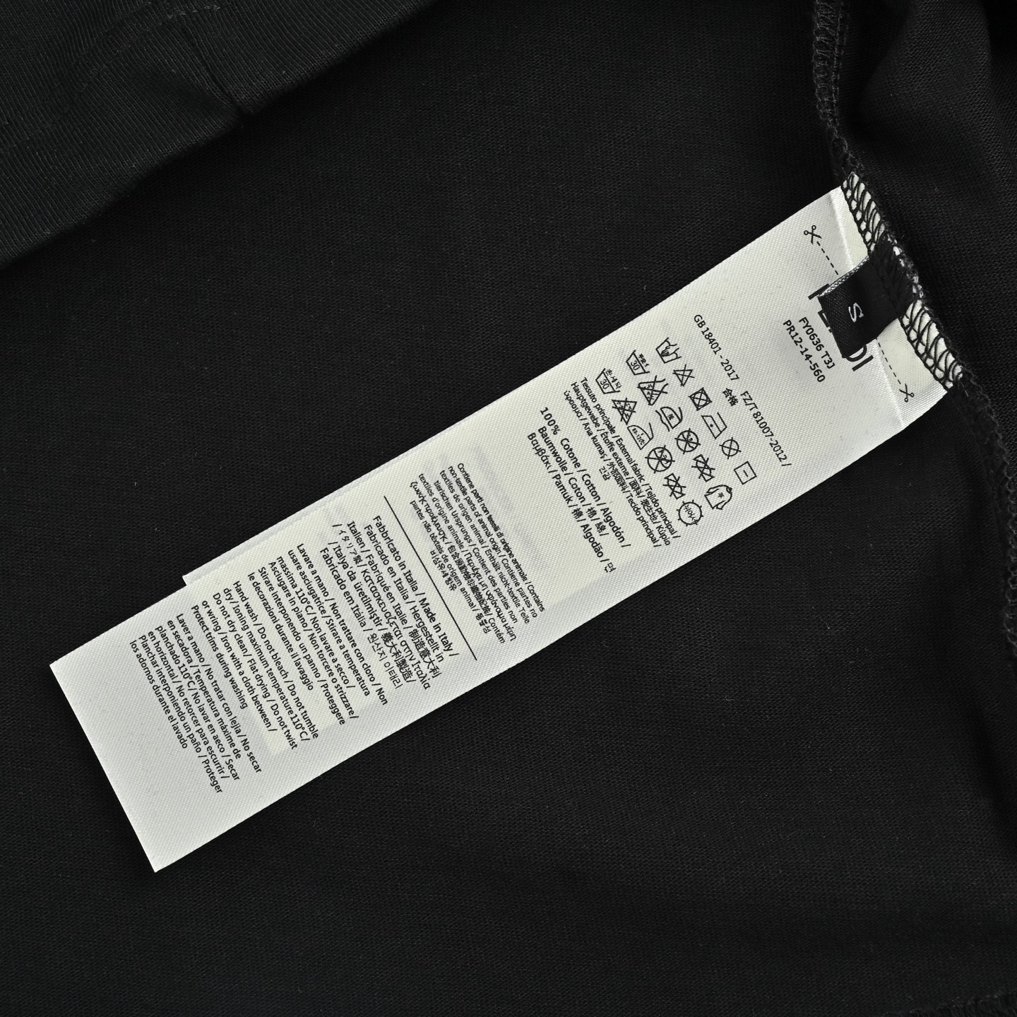 FENDI芬迪 胸口双F刺绣标识短袖-Chinese UA Cheap High Quatity Brand Clothes Bags handbags Sneakers wholesale wholesaler seller from China Factory suppliers Fashion Clothing Shoes best Quality Beautiful Price FENDI芬迪 胸口双F刺绣标识短袖