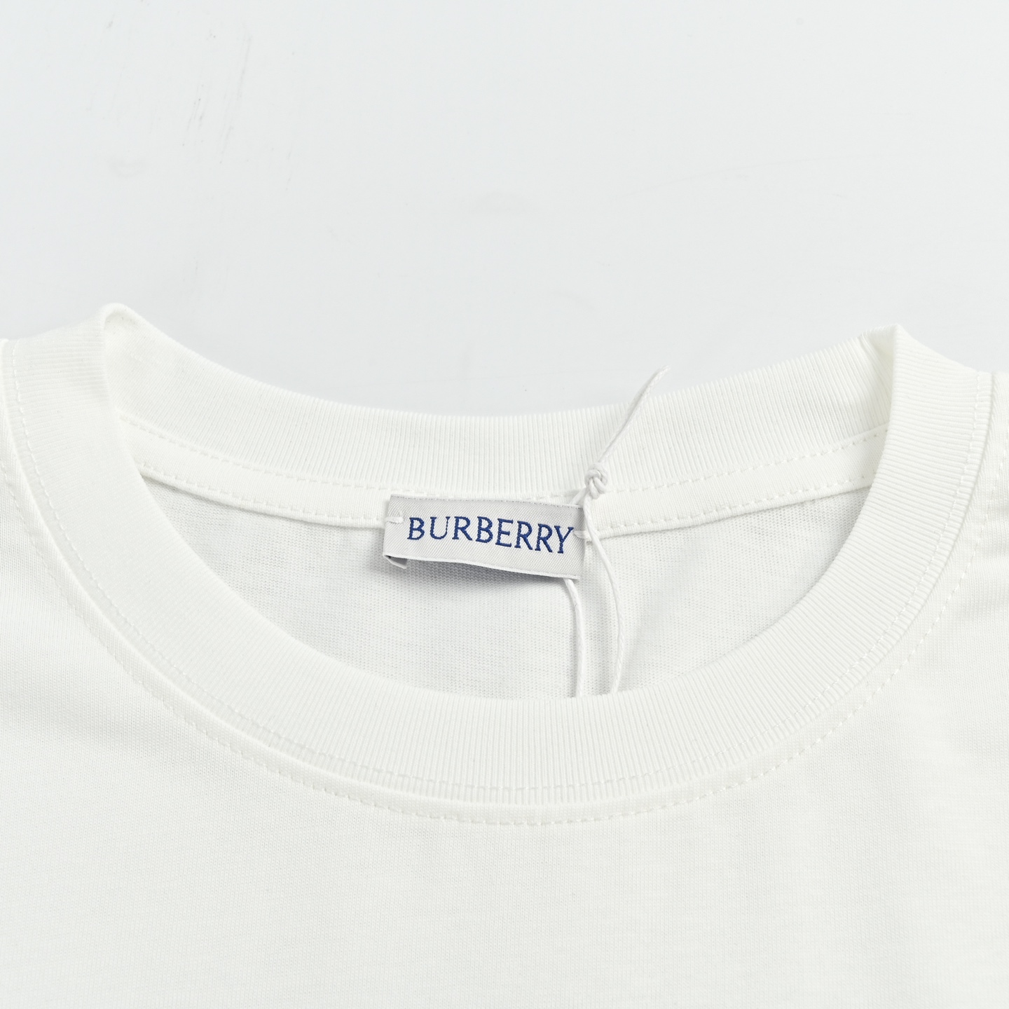 Burberry/巴宝莉 渐变格纹刺绣字母短袖-莆田鞋,莆田鞋货源,高仿鞋,高仿鞋货源,安福档口,莆田高仿鞋,莆田鞋批发,高仿鞋批发,莆田高仿运动鞋,高仿运动鞋,莆田运动鞋 Burberry/巴宝莉 渐变格纹刺绣字母短袖