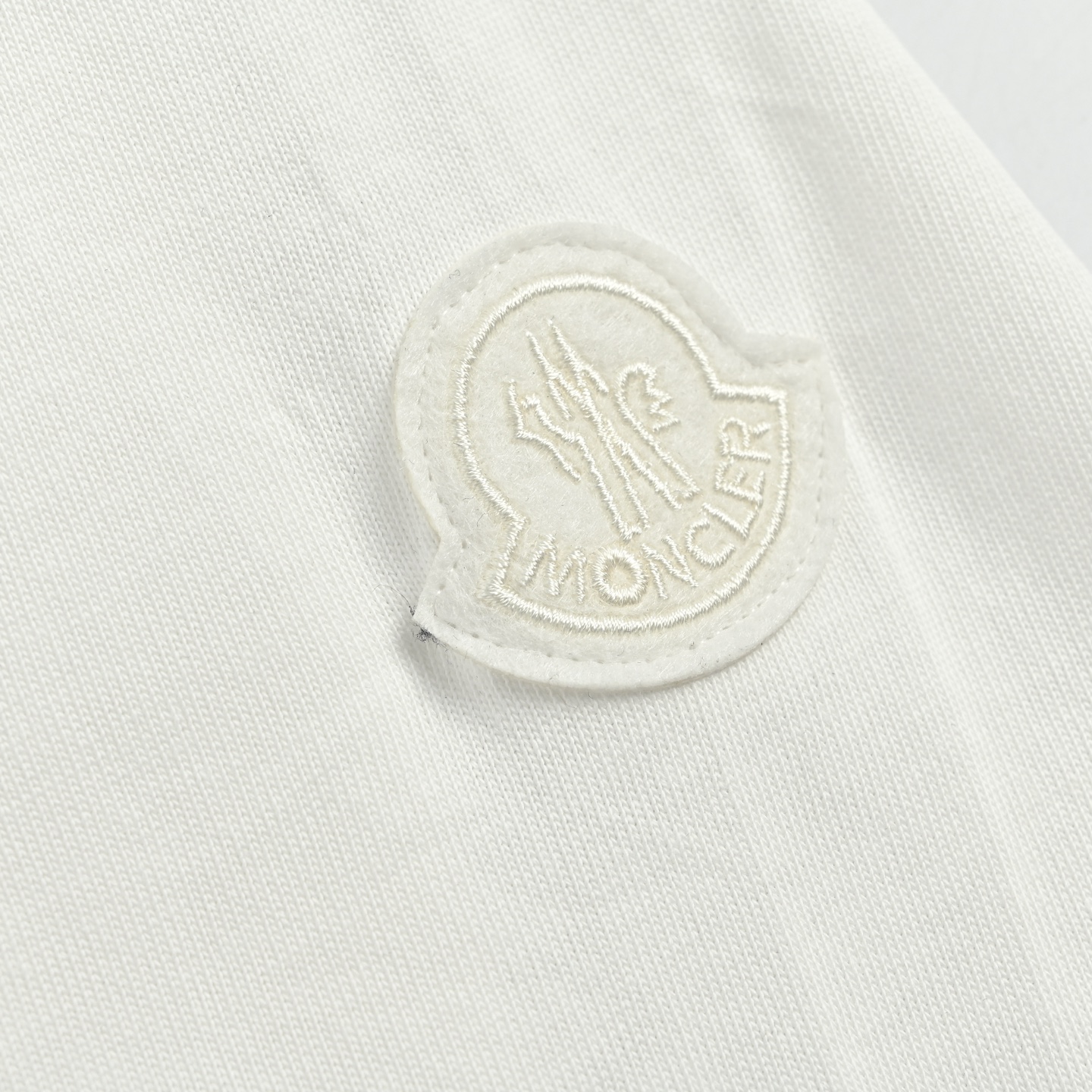 Moncler/蒙口 印花logo短袖-Chinese UA Cheap High Quatity Brand Clothes Bags handbags Sneakers wholesale wholesaler seller from China Factory suppliers Fashion Clothing Shoes best Quality Beautiful Price Moncler/蒙口 印花logo短袖