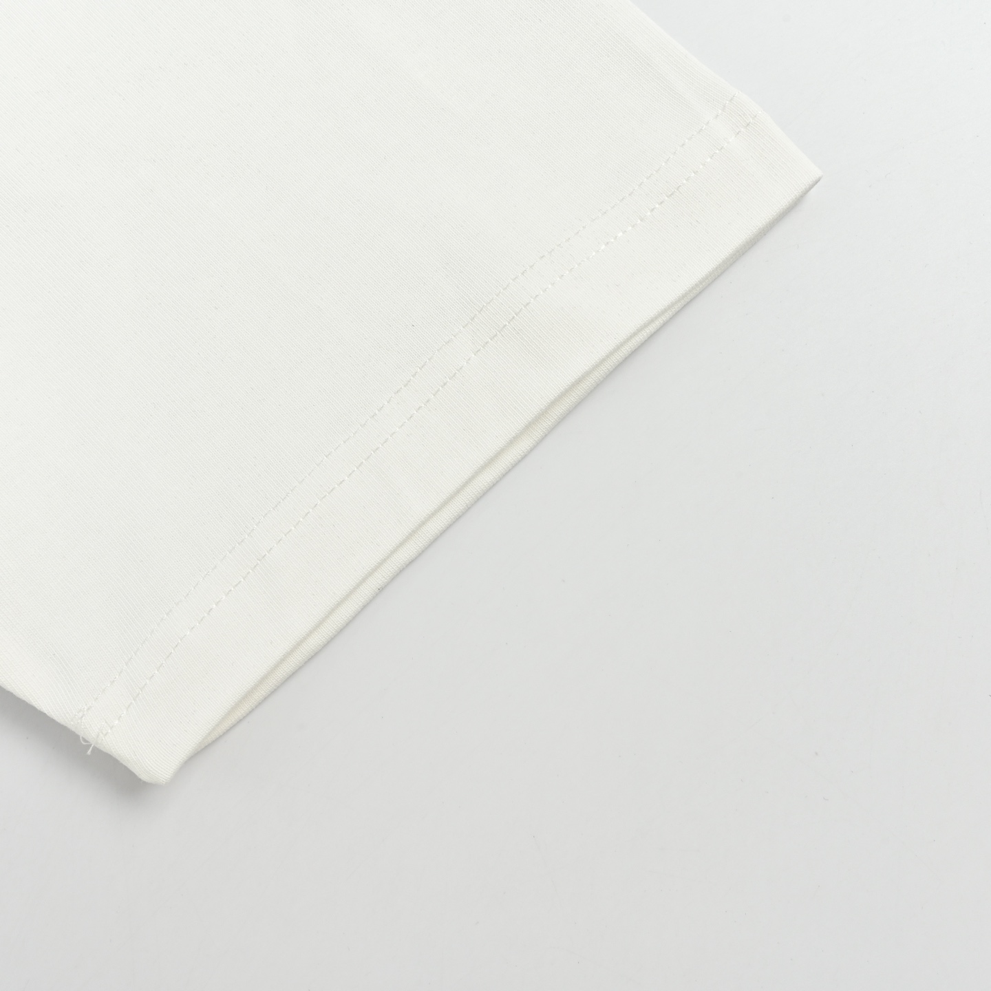 Louis Vuitton路易威登彩色三花刺绣短袖-Chinese UA Cheap High Quatity Brand Clothes Bags handbags Sneakers wholesale wholesaler seller from China Factory suppliers Fashion Clothing Shoes best Quality Beautiful Price Louis Vuitton路易威登彩色三花刺绣短袖